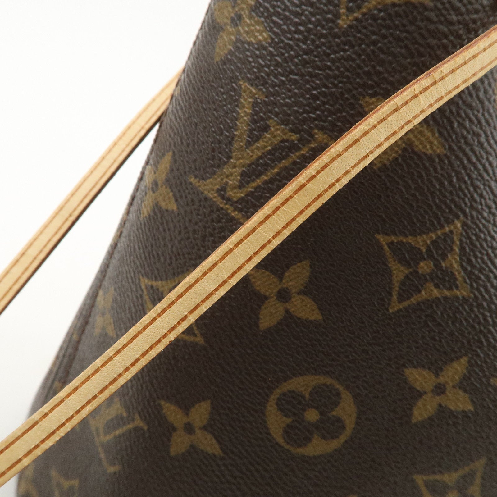 Louis Vuitton Monogram Neverfull MM Tote Bag Brown M40156