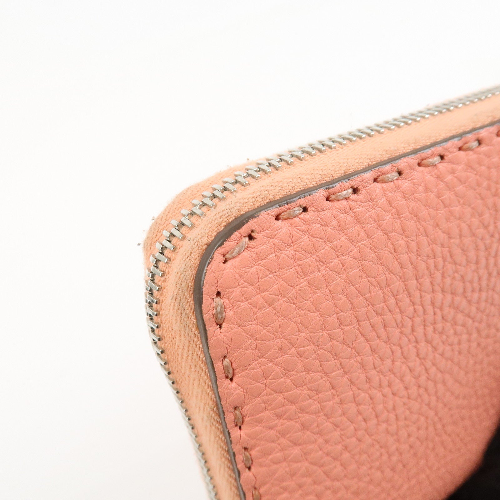 FENDI Leather Round Zippy Long Wallet Pink 8M0299