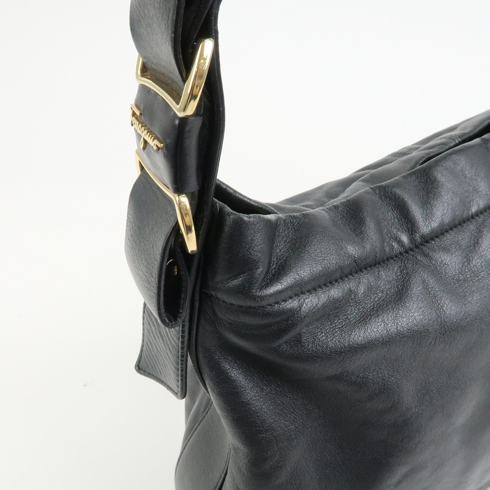 Ferragamo Vara Ribbon Leather Shoulder Bag Hand Bag Black