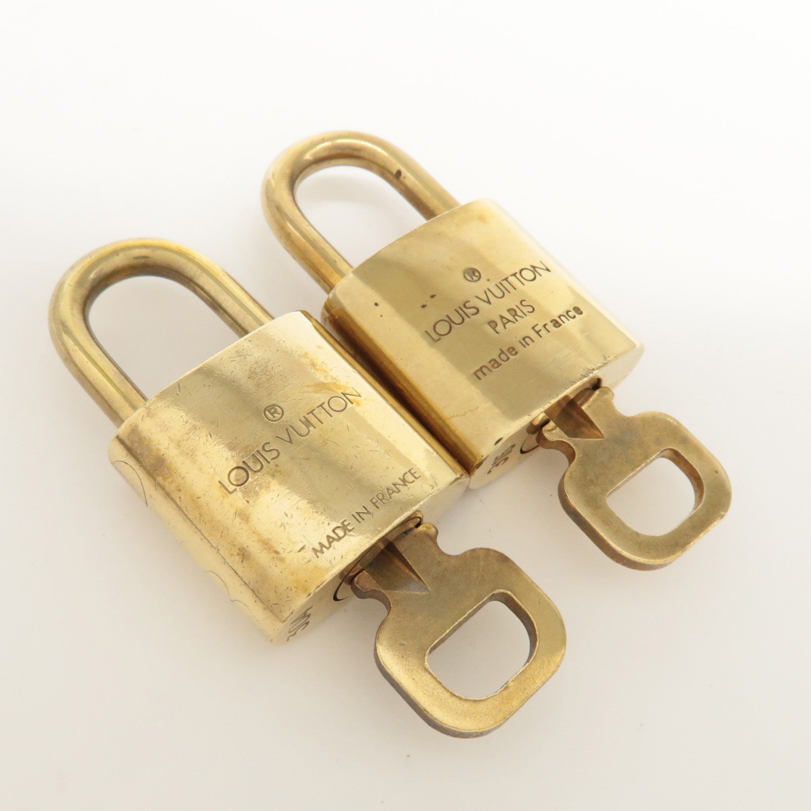 Louis Vuitton Set of 10 Lock & Key Cadena Key Lock Metal Gold Used