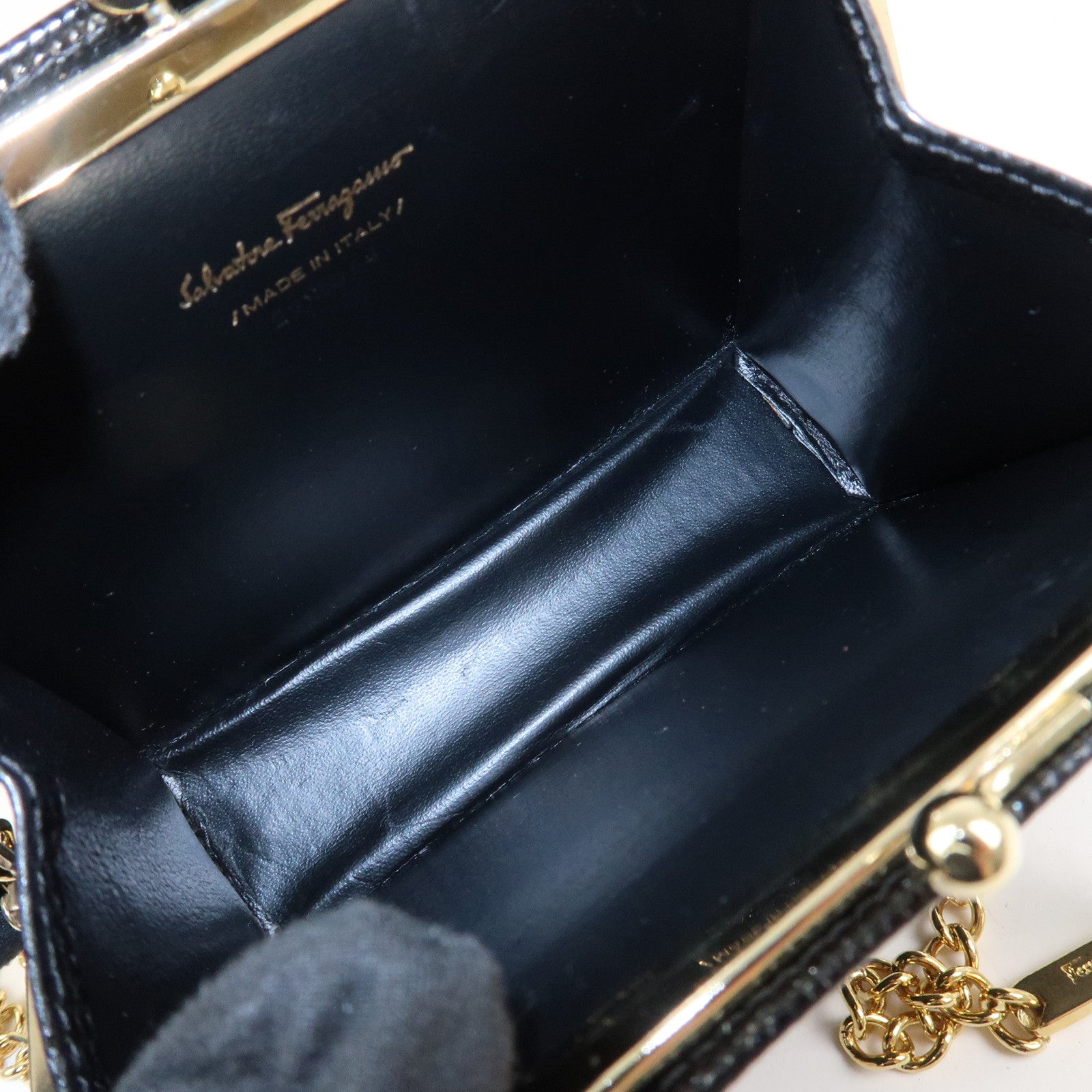 Ferragamo Vara Ribbon Embossed Leather Chain Shoulder Bag Black