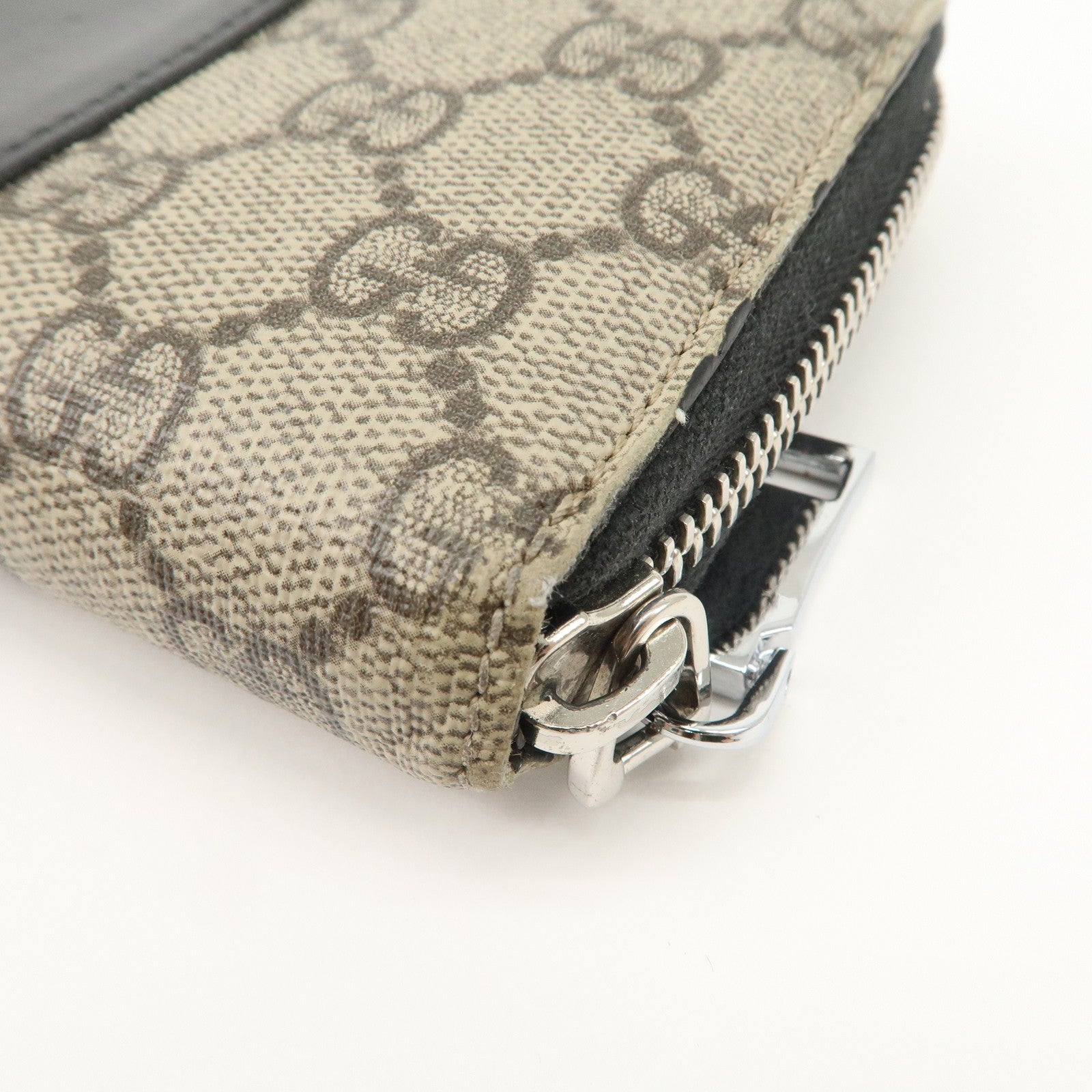 GUCCI GG Supreme Leather Round Zippy Long Wallet Beige Black 451249