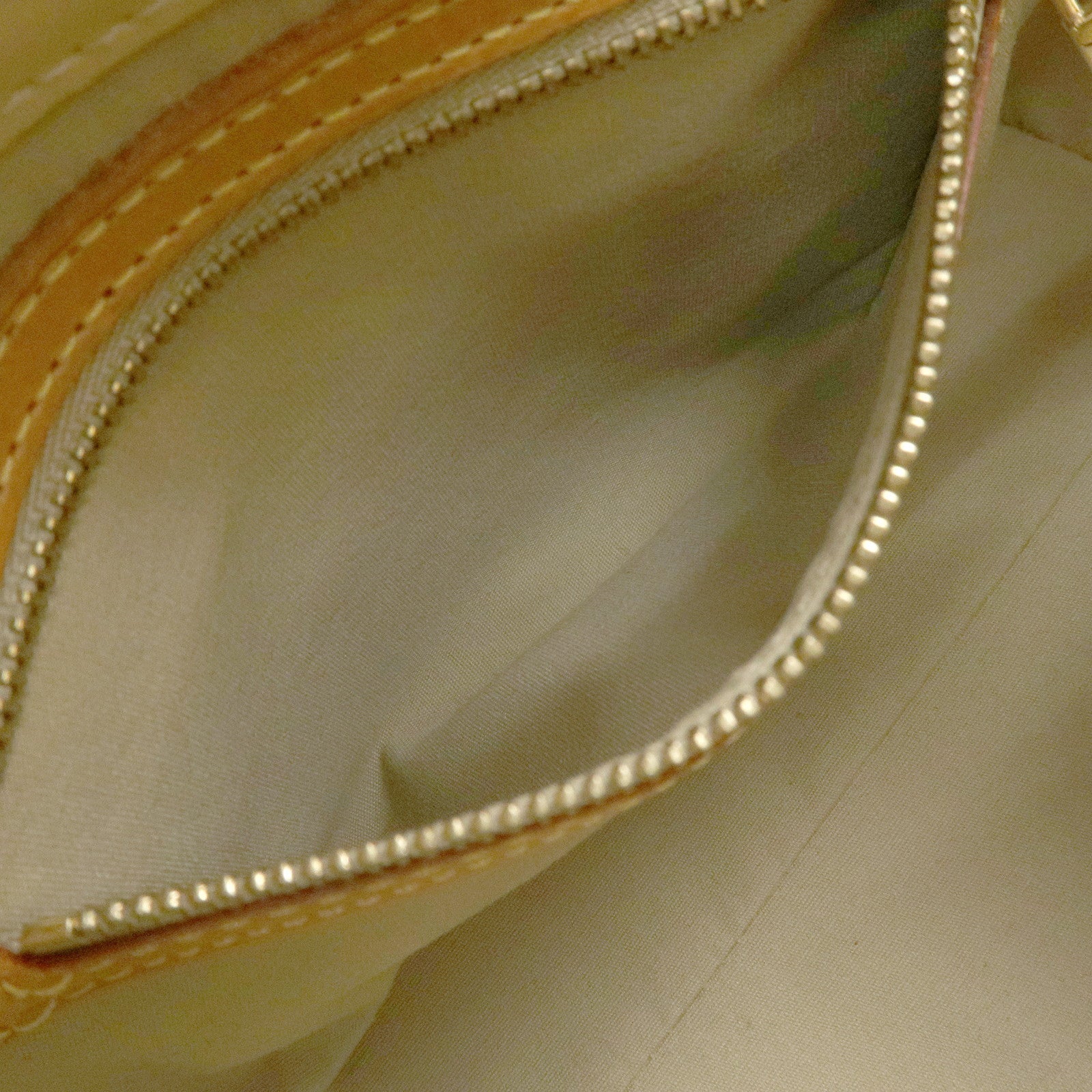 Louis Vuitton Monogram Vernis Lead PM Hand Bag Beige M91144