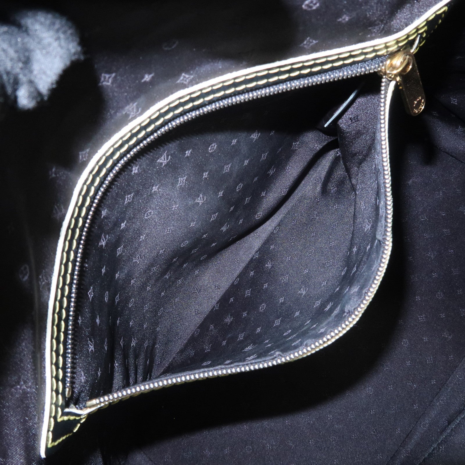 Louis Vuitton Suhari Leather Lock It MM Hand Bag Noir Black M91875