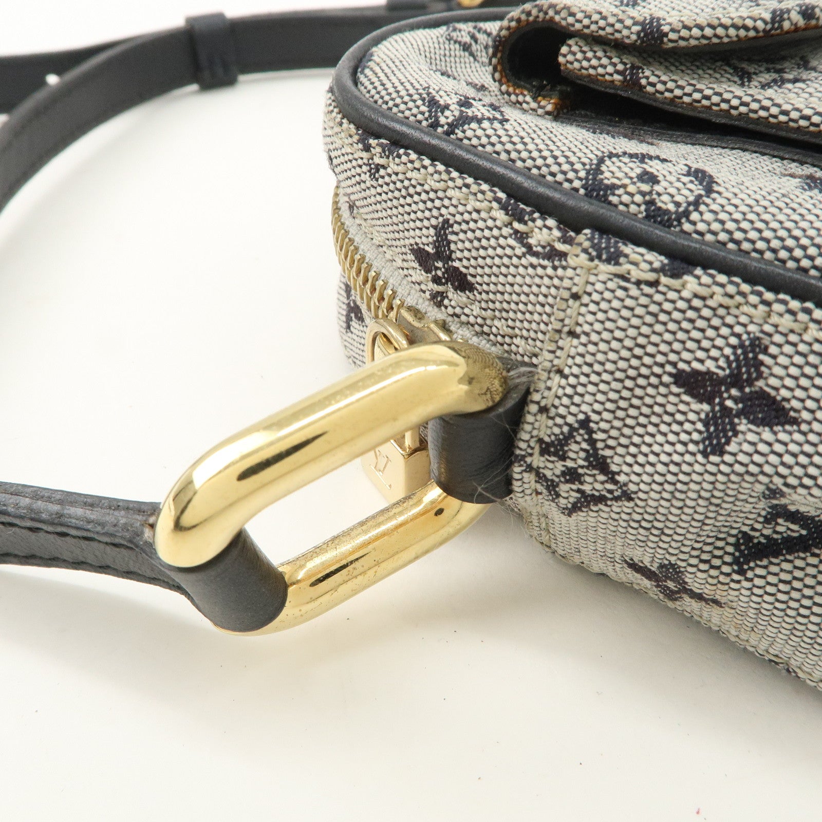 Louis Vuitton Monogram Mini Canvas Juliette MM Shoulder Bag M92315