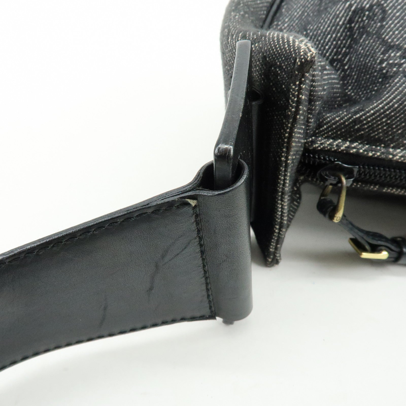 GUCCI GG Canvas Leather Shoulder Bag Black