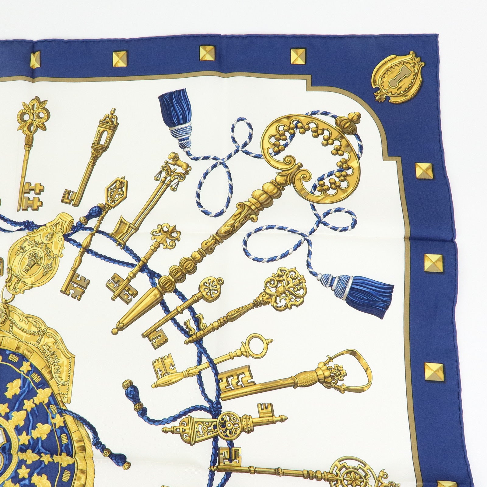 HERMES Carre 90 Silk 100% Scarf LES CLES THE KEYS RARE White Gold