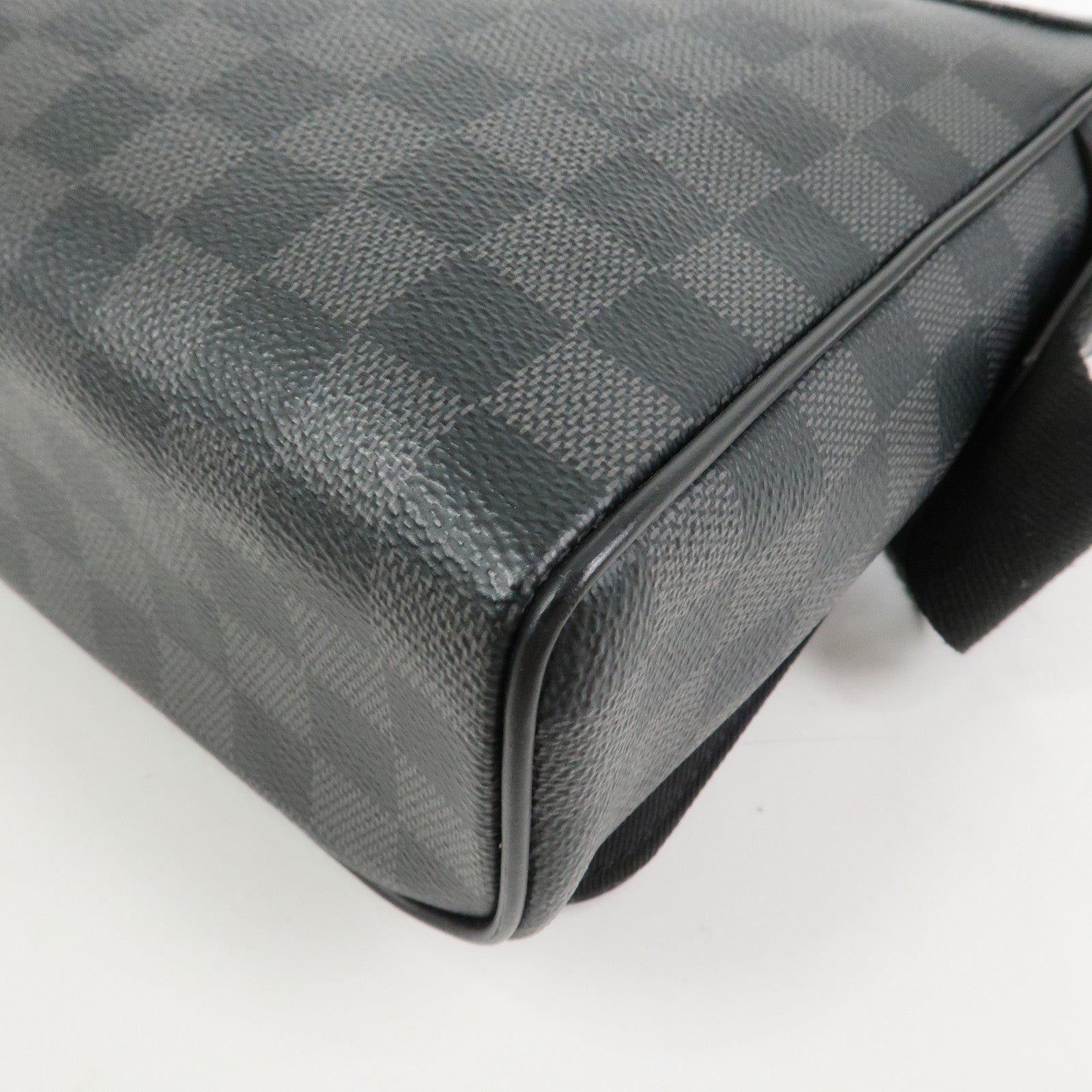 Louis Vuitton Damier Graphite District PM NM Crossbody Bag N41028