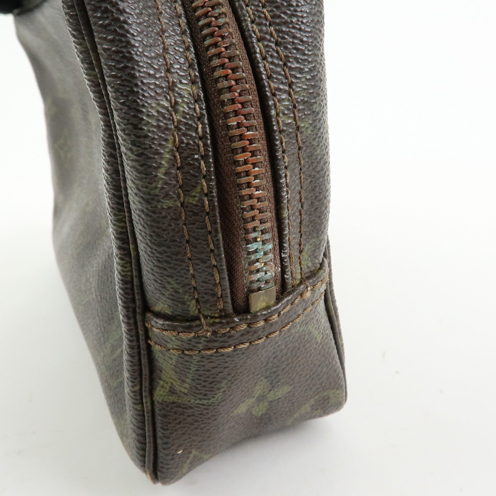 Louis Vuitton Monogram Trousse Toilette 23 Cosmetic Pouch M47524