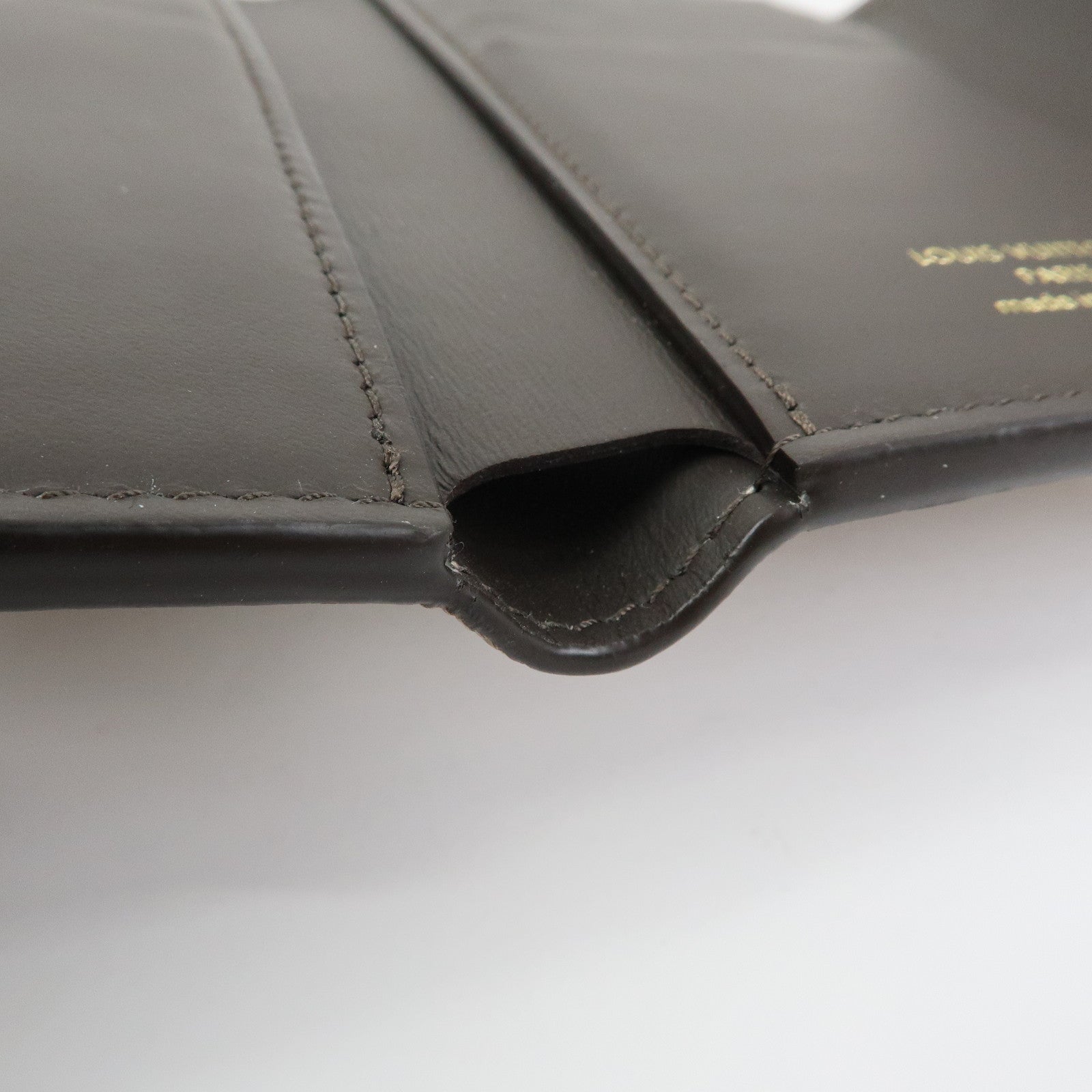 Louis Vuitton Portefeuille Capucines Compact Wallet Galet M62159