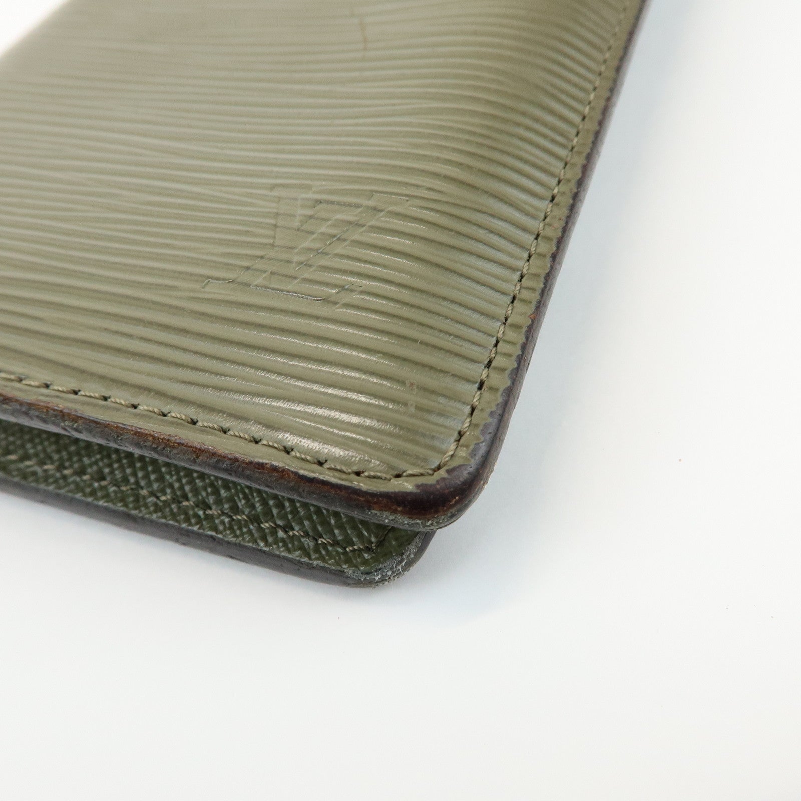 Louis Vuitton Epi Leather Portefeuille Brazza Wallet Khaki M61819