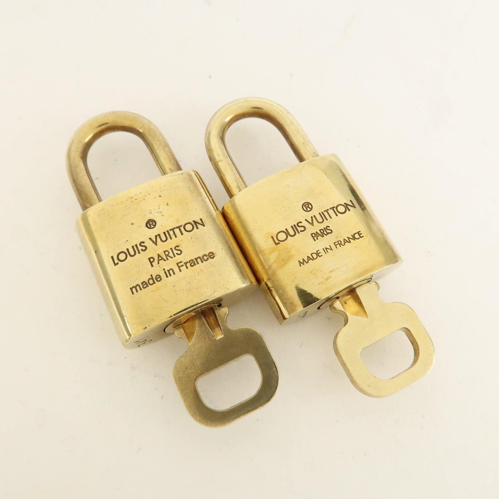 Louis Vuitton Set of 10 Lock & Key Cadena Key Lock Metal Gold Used