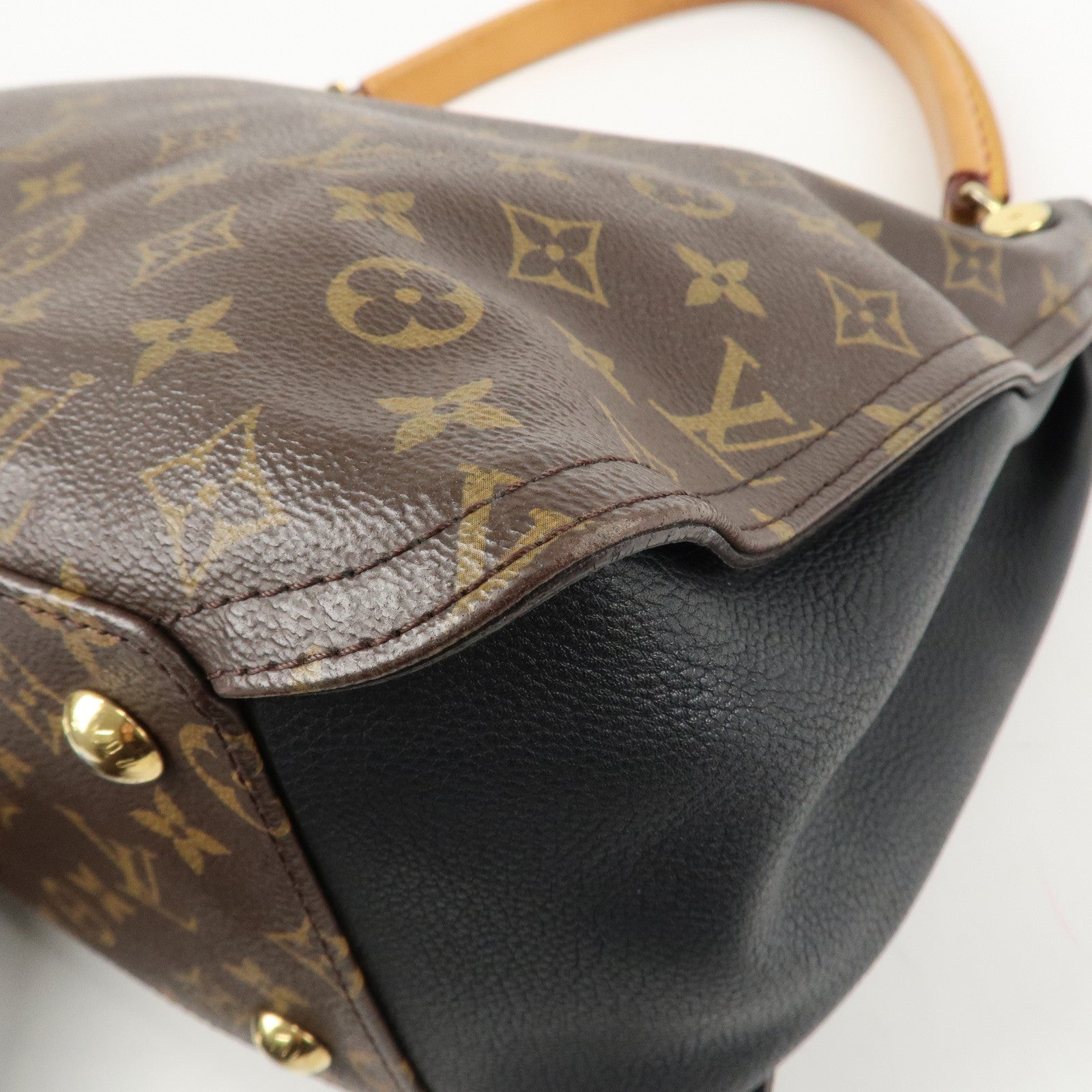 Louis Vuitton Monogram Gaia Shoulder Bag Brown M41621 Used