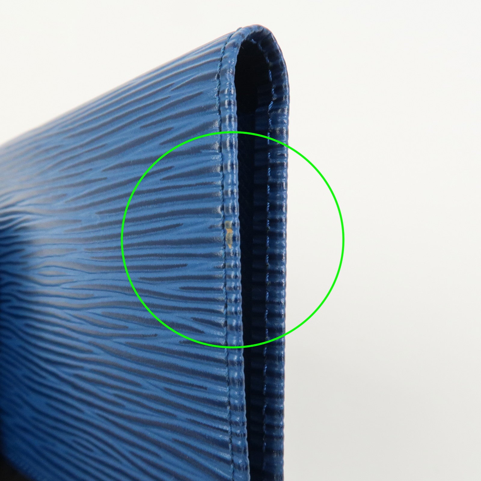 LLouis Vuitton Epi Porte 2 Cartes Vertical Card Case Blue M63205