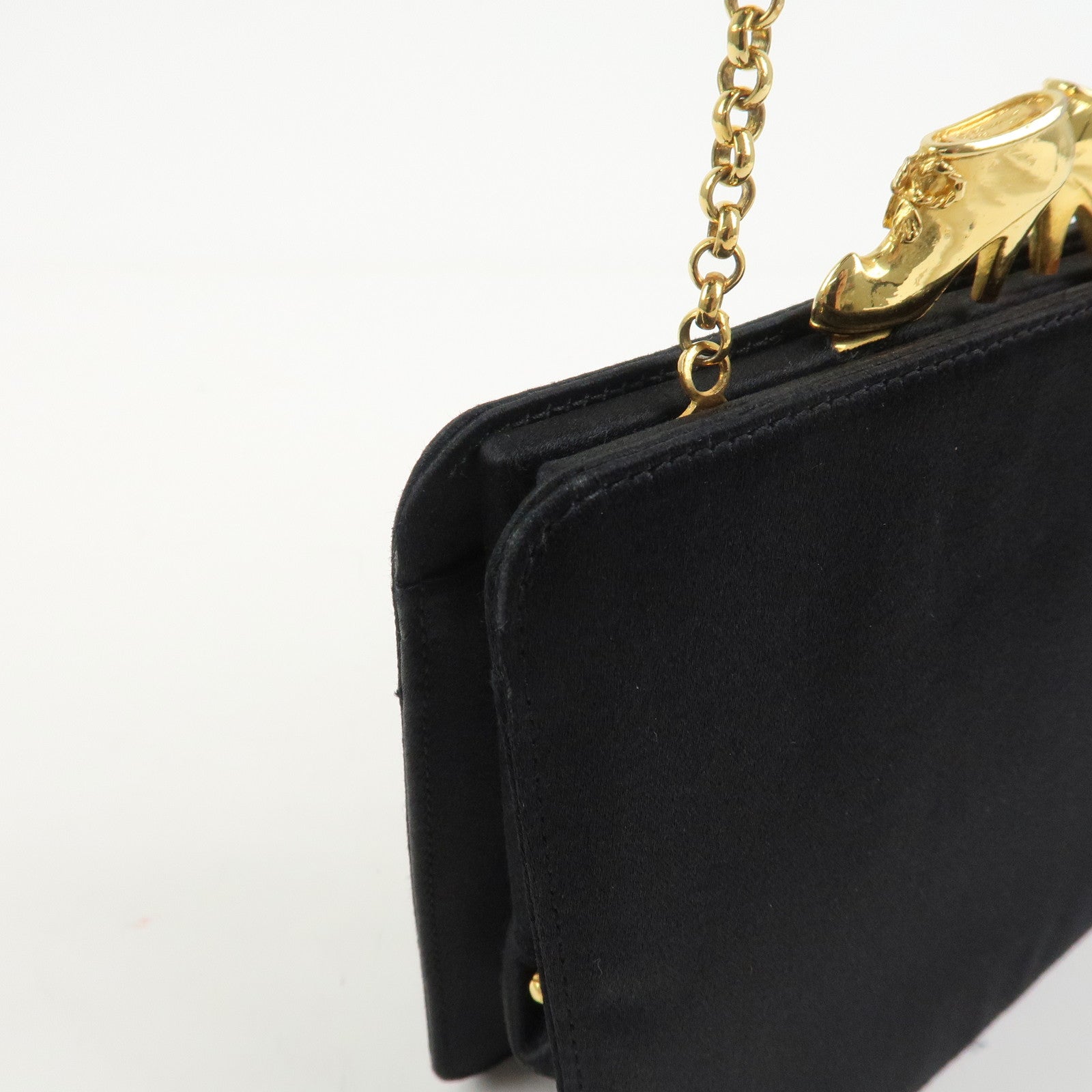 Ferragamo Boots Motif Kiss Lock Hand Bag Black