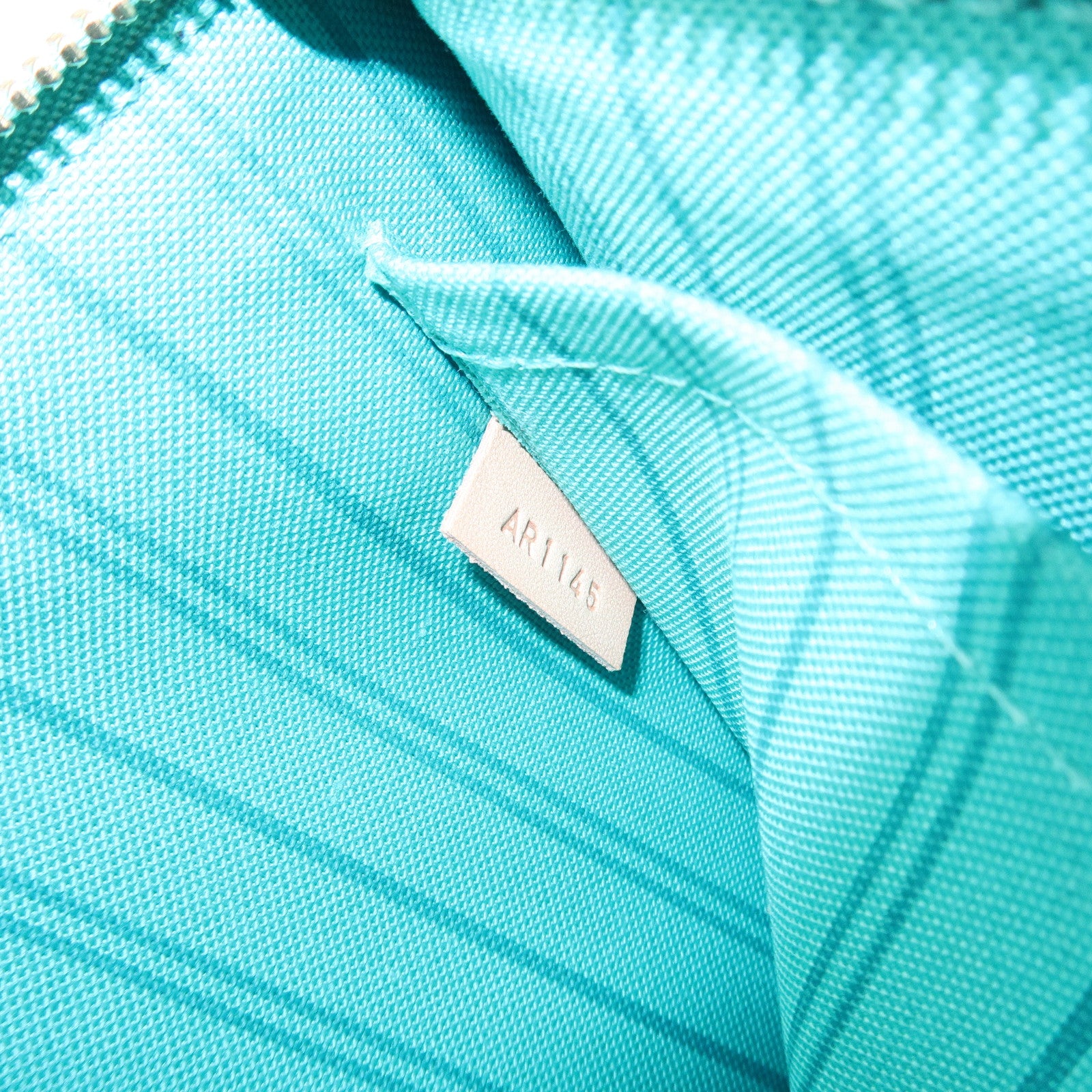 Louis Vuitton Monogram V Neverfull MM Tote Bag Turquoise M41601