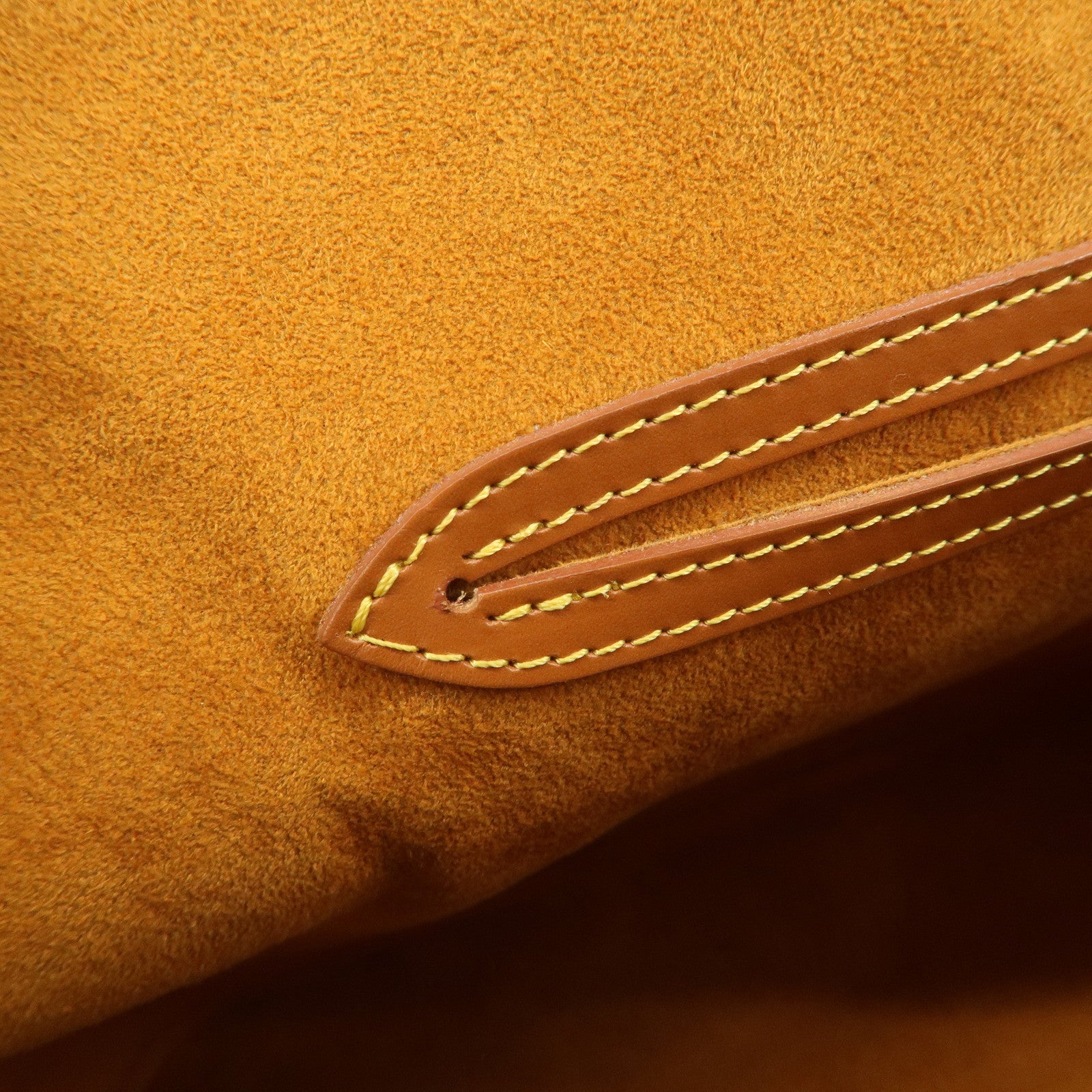 Louis Vuitton Epi Leather Alma PM Hand Bag Zipang Gold M52148