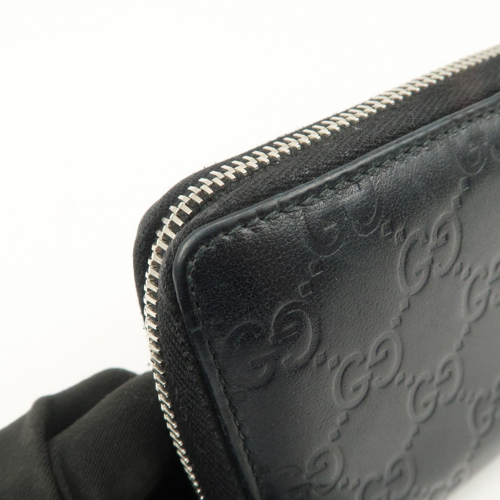 GUCCI Interlocking G Guccissima Leather Zippy Long Wallet 233025