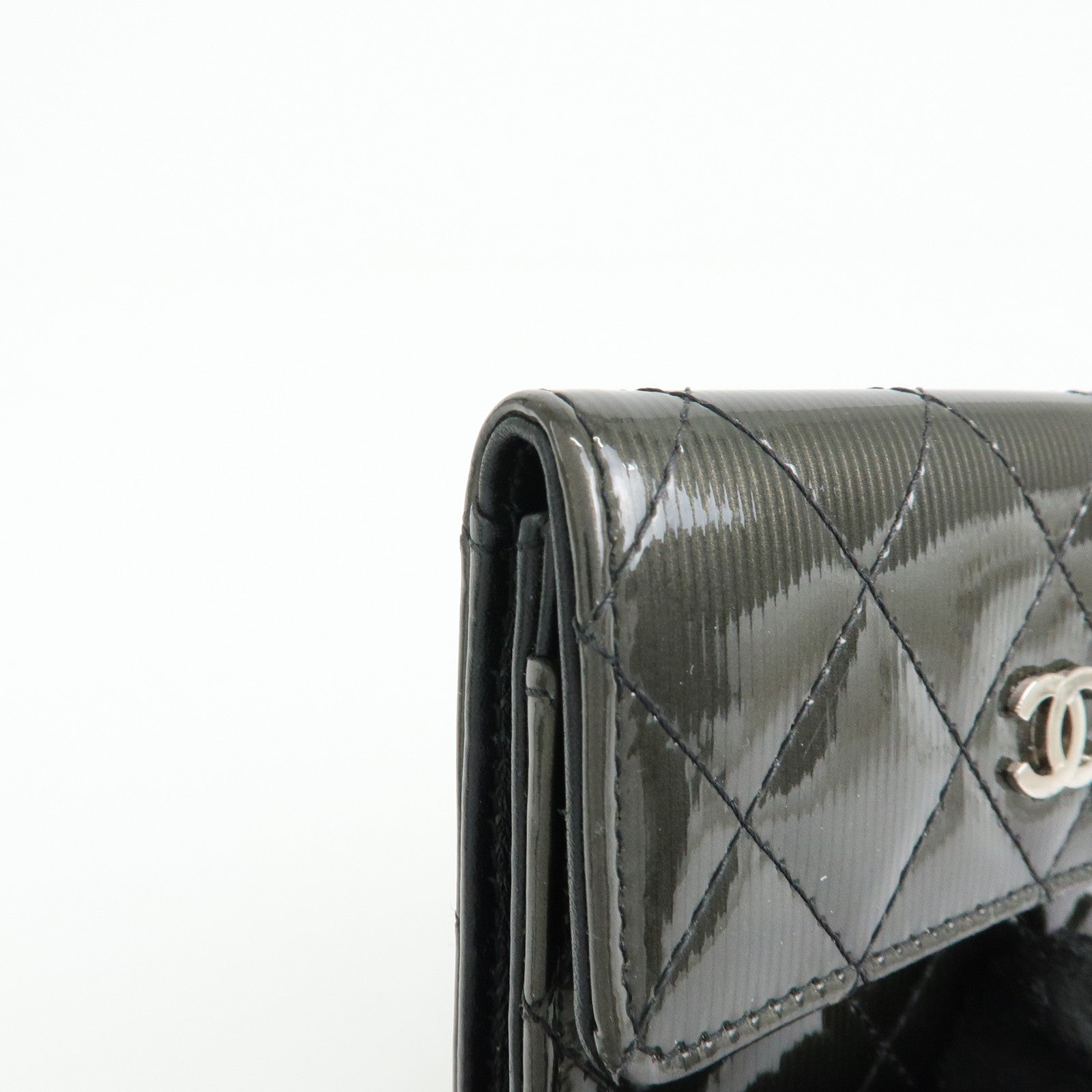 CHANEL COCO Mark Matelasse Patent Leather Card Case Black