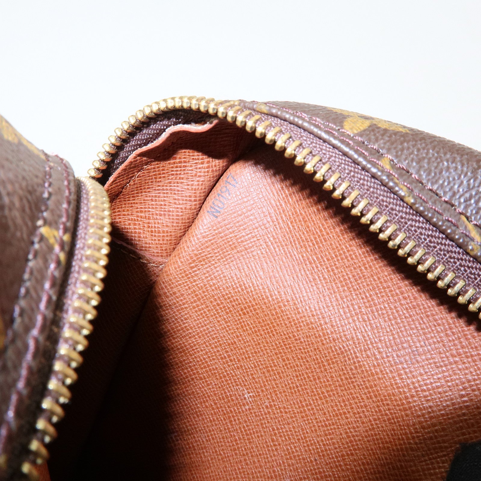 Louis Vuitton Monogram Nile Shoulder Bag Crossbody Bag M45244