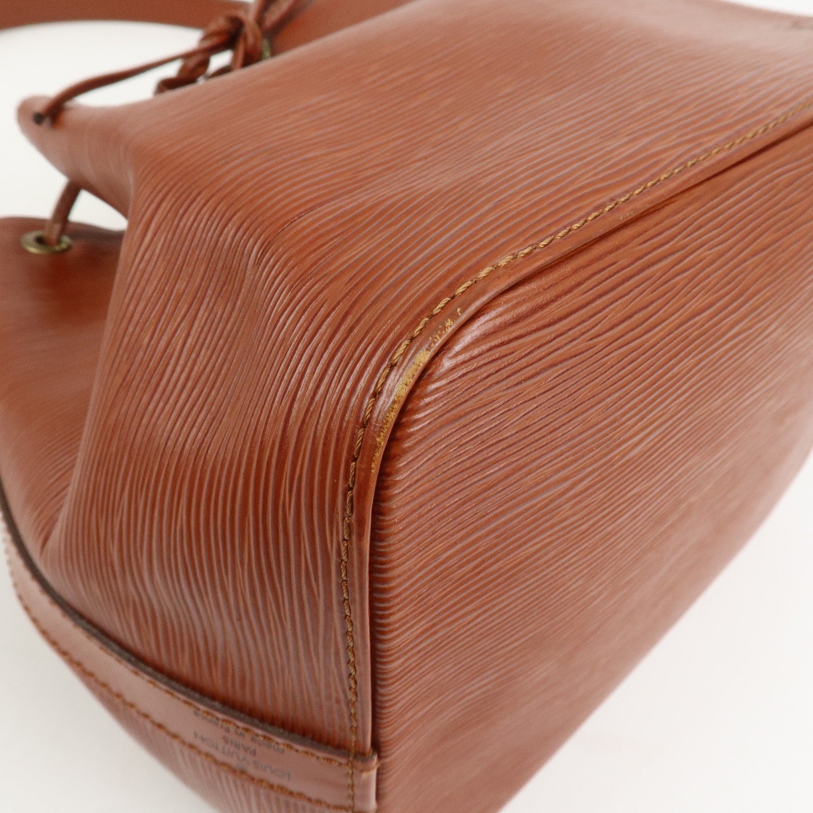 Louis Vuitton Epi Petit Noe Shoulder Bag Kenya Brown M44103