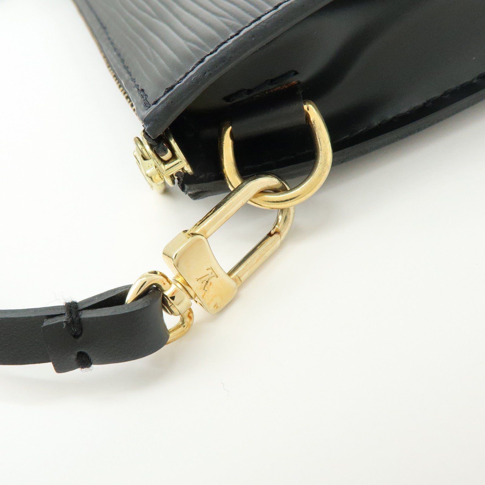 Louis Vuitton Epi Pochette Accessoires Clutch Bag Noir M52942