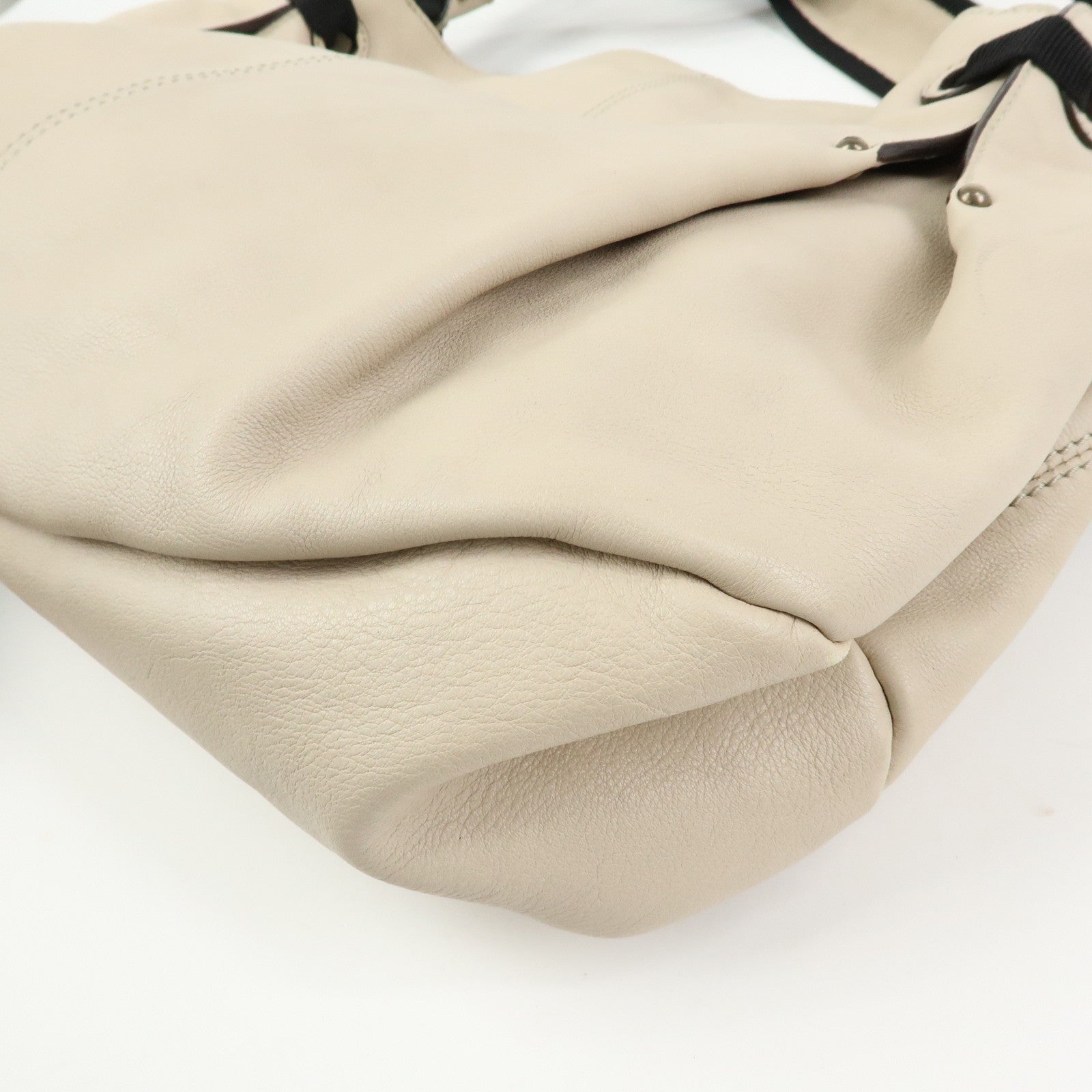 Ferragamo Vara Ribbon Leather Tote Bag Shoulder Bag Ivory Black