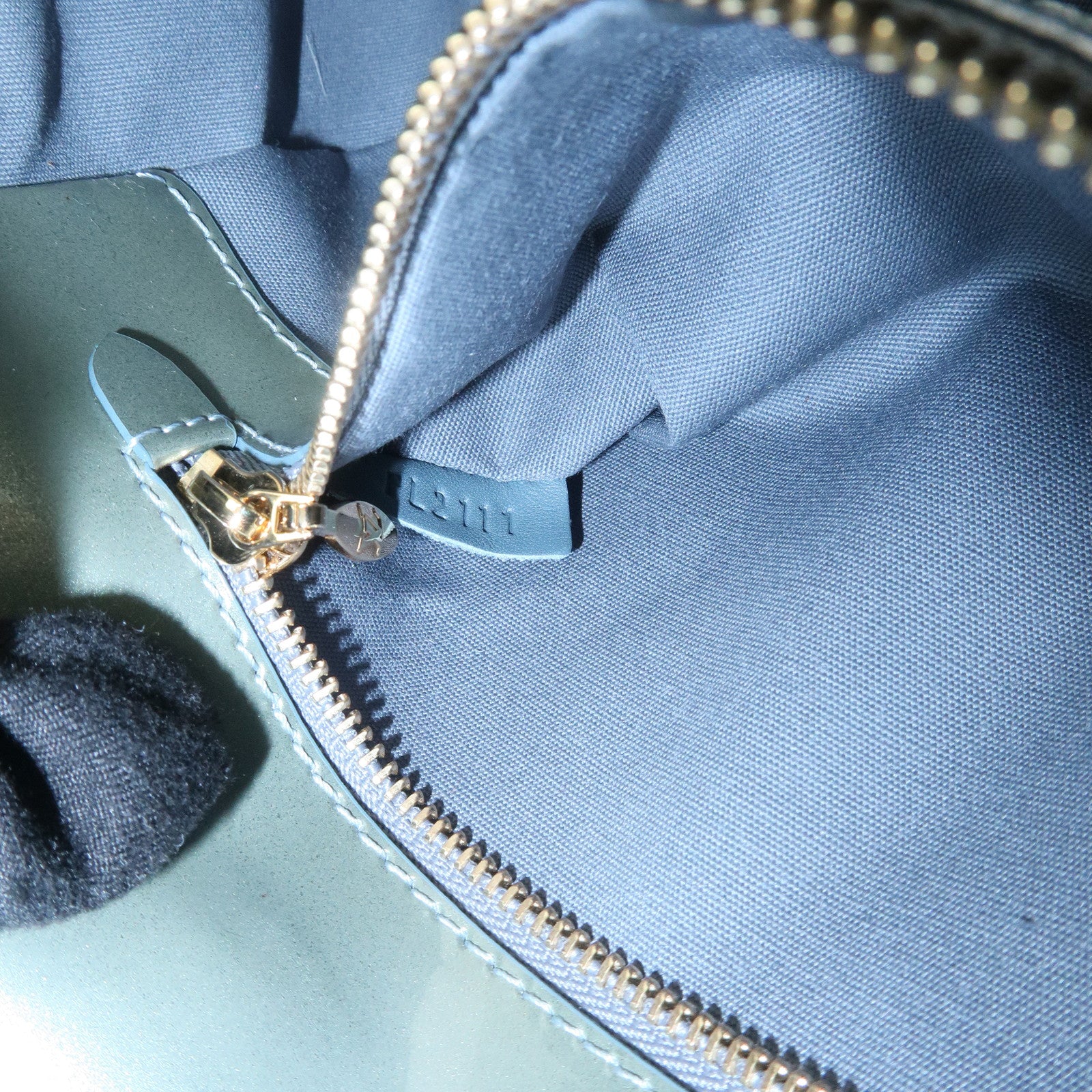 Louis Vuitton Vernis Leather Pochette Sobe Clutch Bag Blue