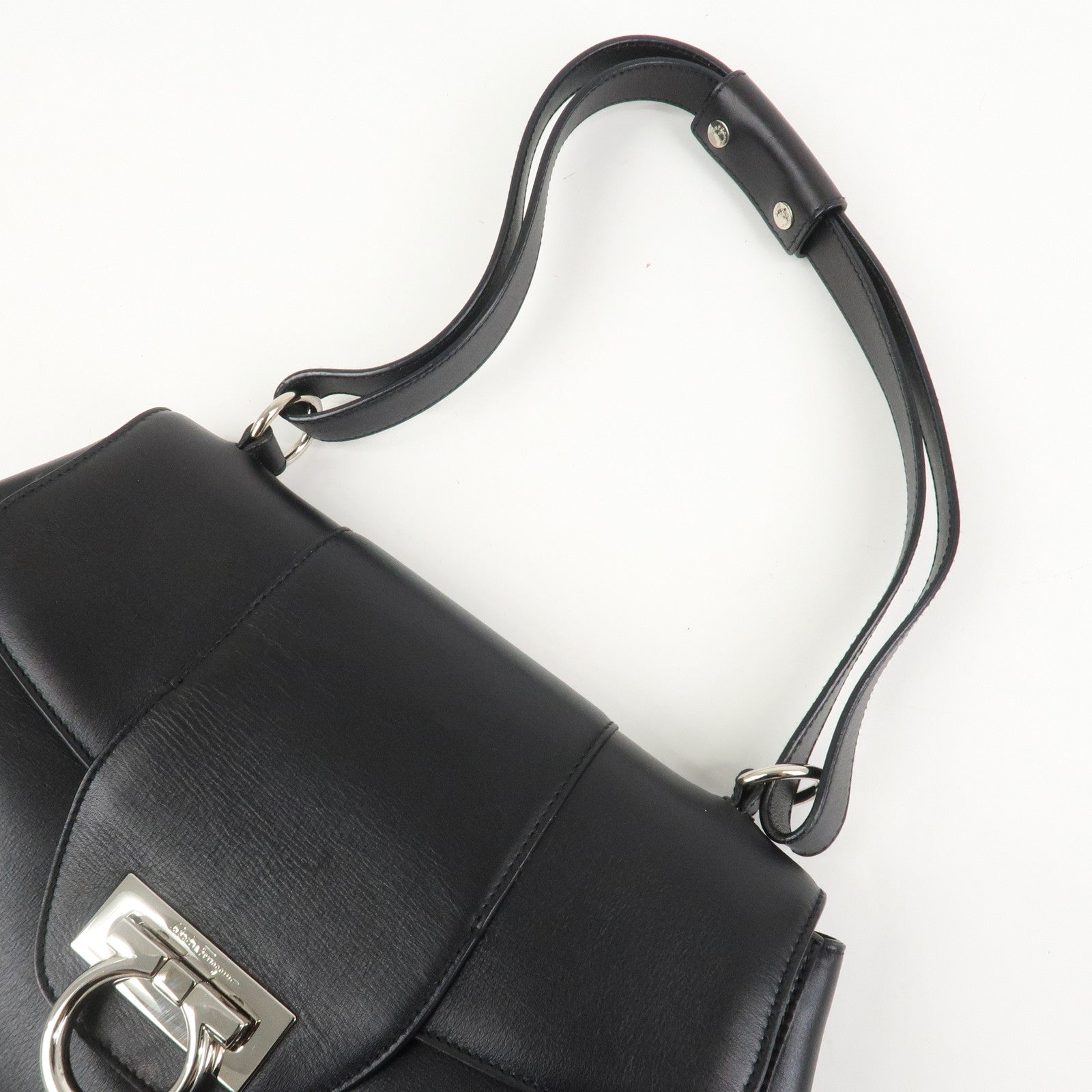 Ferragamo Gancini Leather Shoulder Bag Hand Bag Black AQ-21 4935