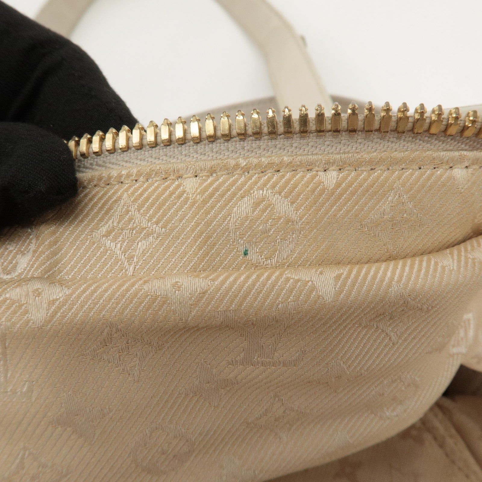 Louis Vuitton Cruise Line Leather Rivet Hand Bag Ecru M95345 Used