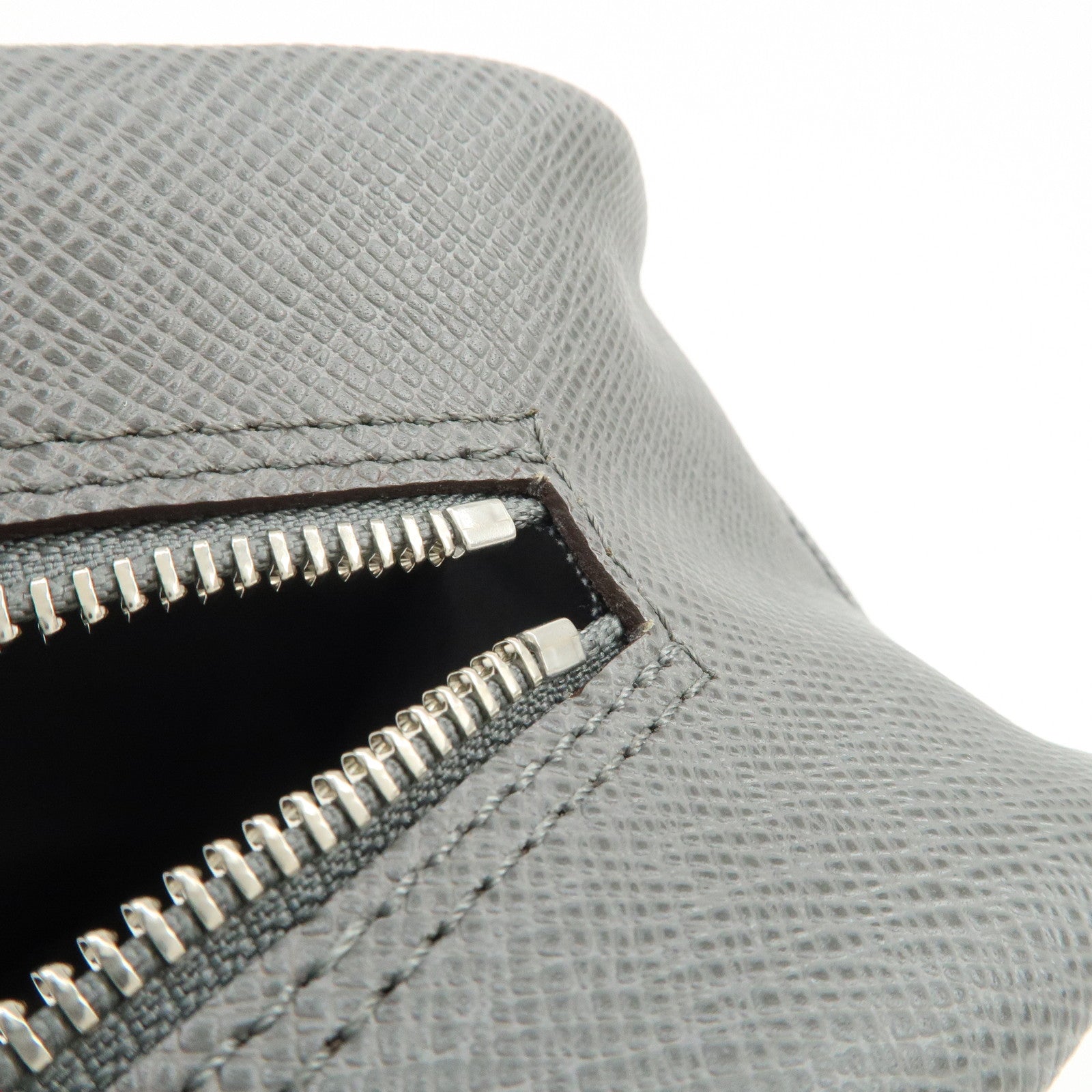 Louis Vuitton Taiga Trousse Toilette GM Pouch Glacier M32663