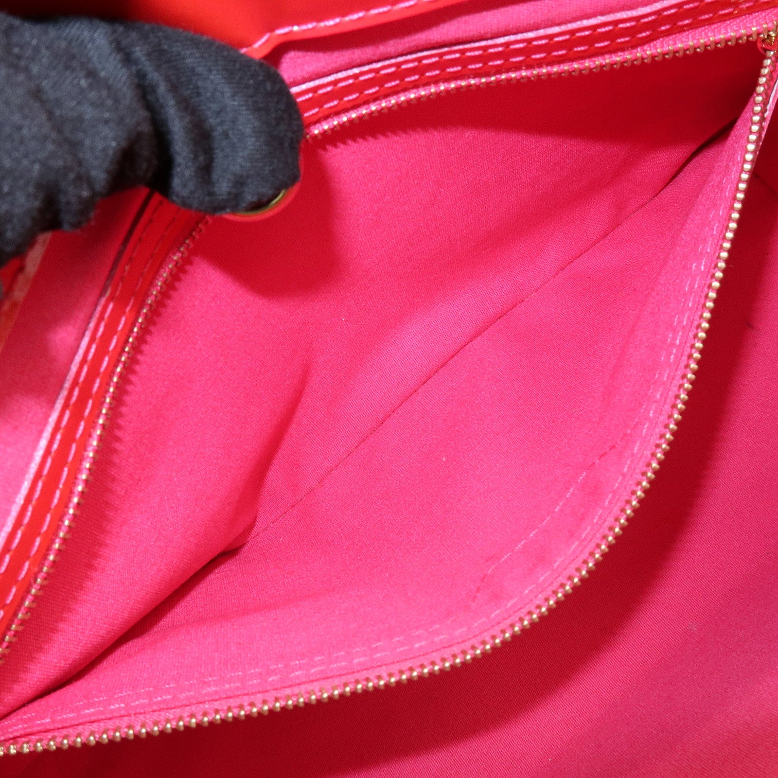 Louis Vuitton Monogram Vernis Wilshire PM Hand Bag Rose Pop M93643