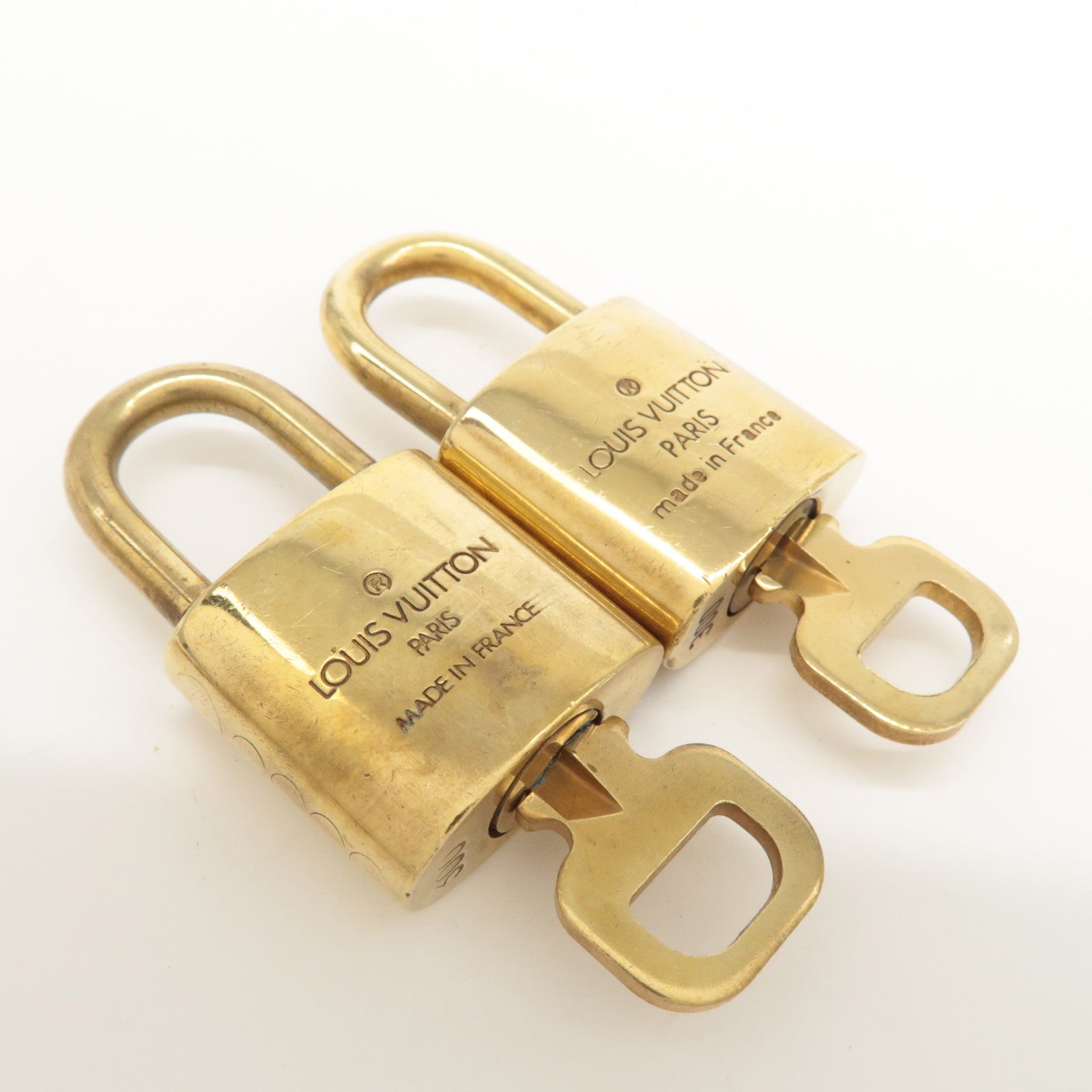 Louis Vuitton Set of 10 Lock & Key Cadena Key Lock Metal Gold