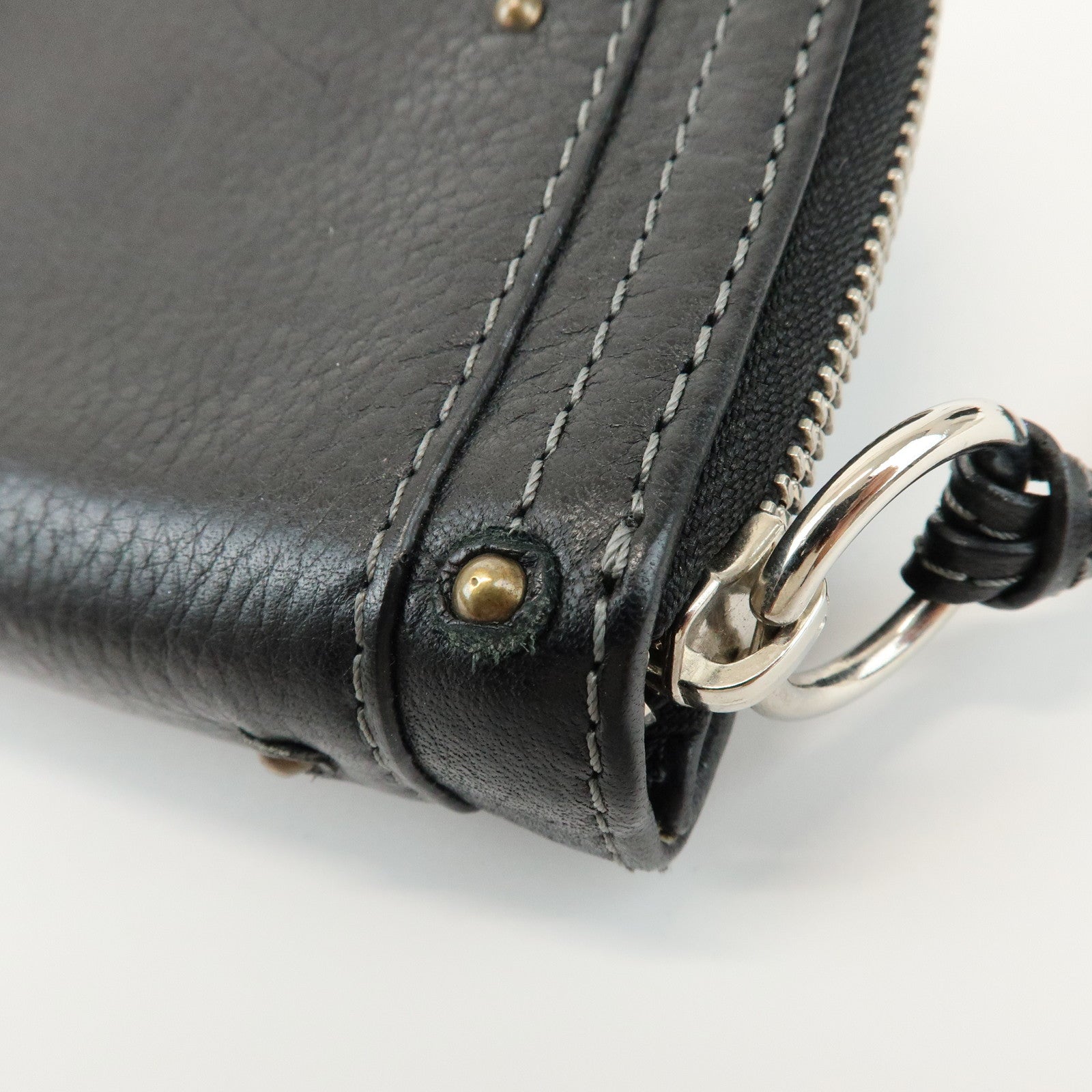 Chloe Logo Leather Round Zippy Compact Wallet Black