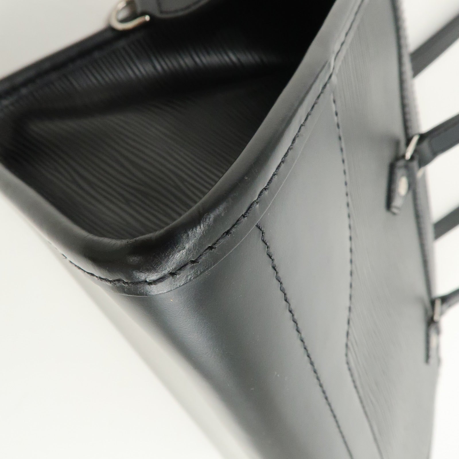 Louis Vuitton Epi Leather Madeleine PM Hand Bag Noir Black M59332