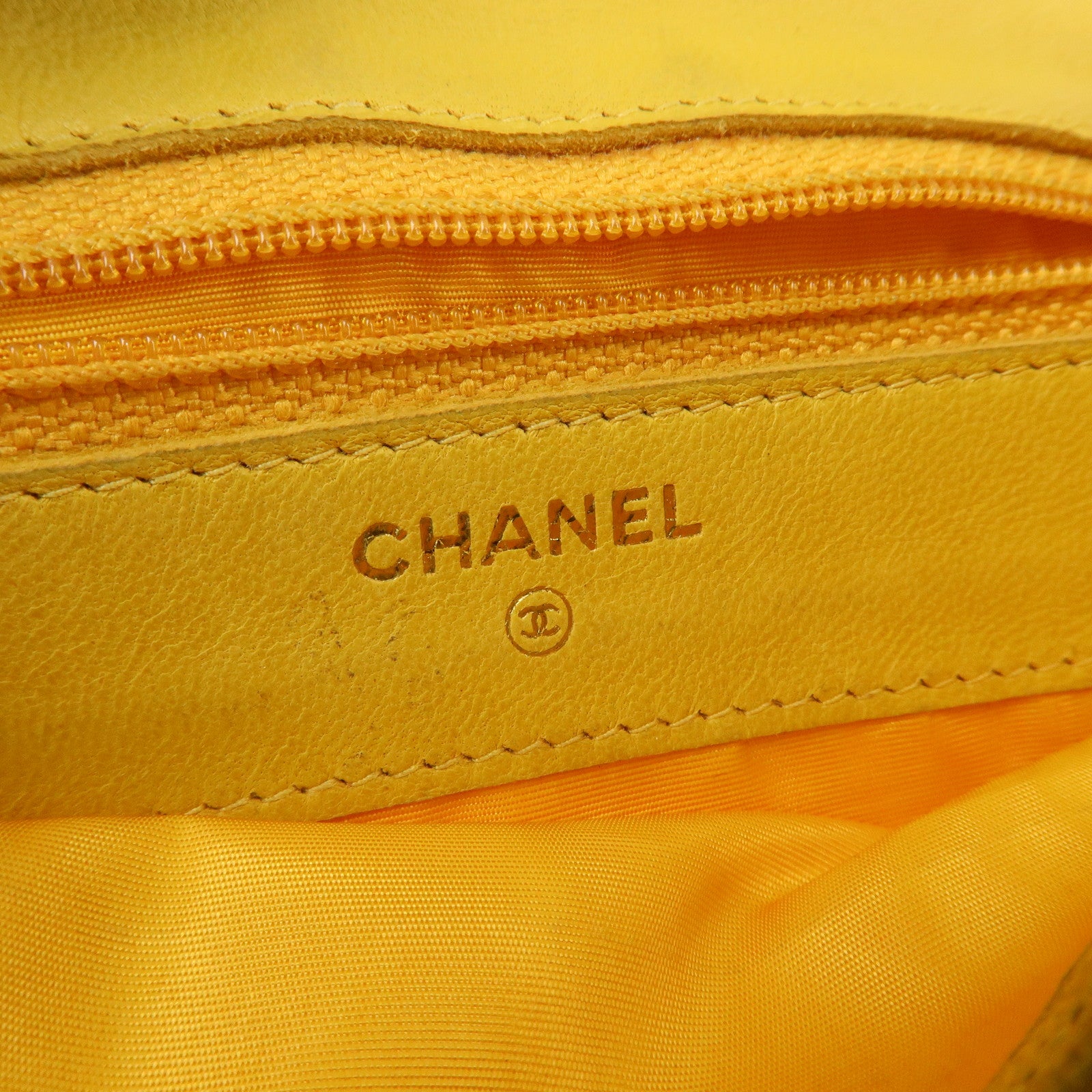 CHANEL COCO Mark Caviarskin Bi-Fold Card Case Coin Case 4072657 Used