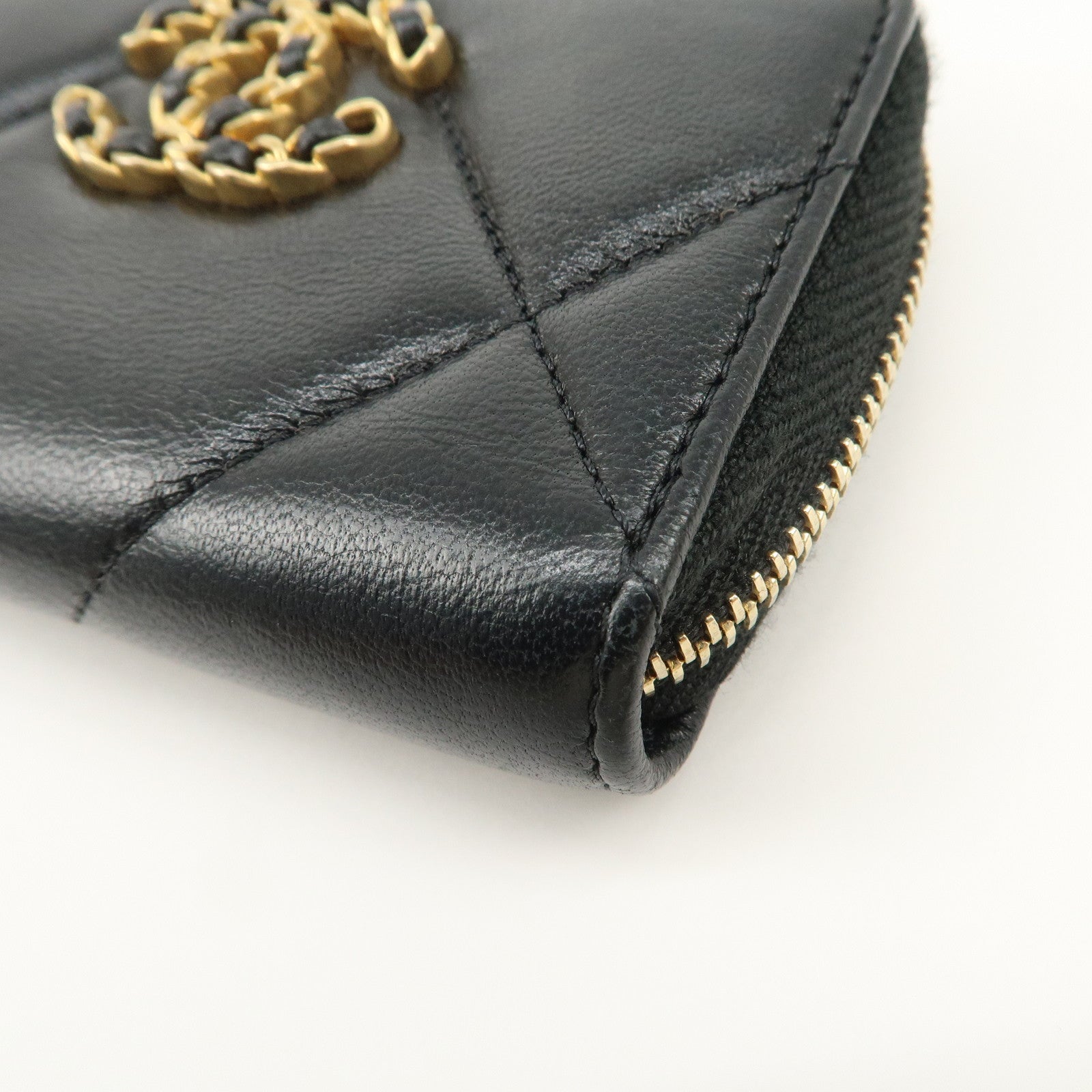 CHANEL COCO Mark Matelasse Lamb Skin Round Zippy Coin Purse AP0949 Used