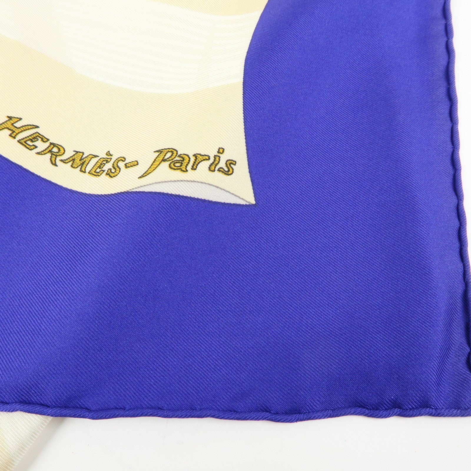 HERMES Carre 90 Silk 100% Scarf Souvenirs de Paris Blue Red Beige