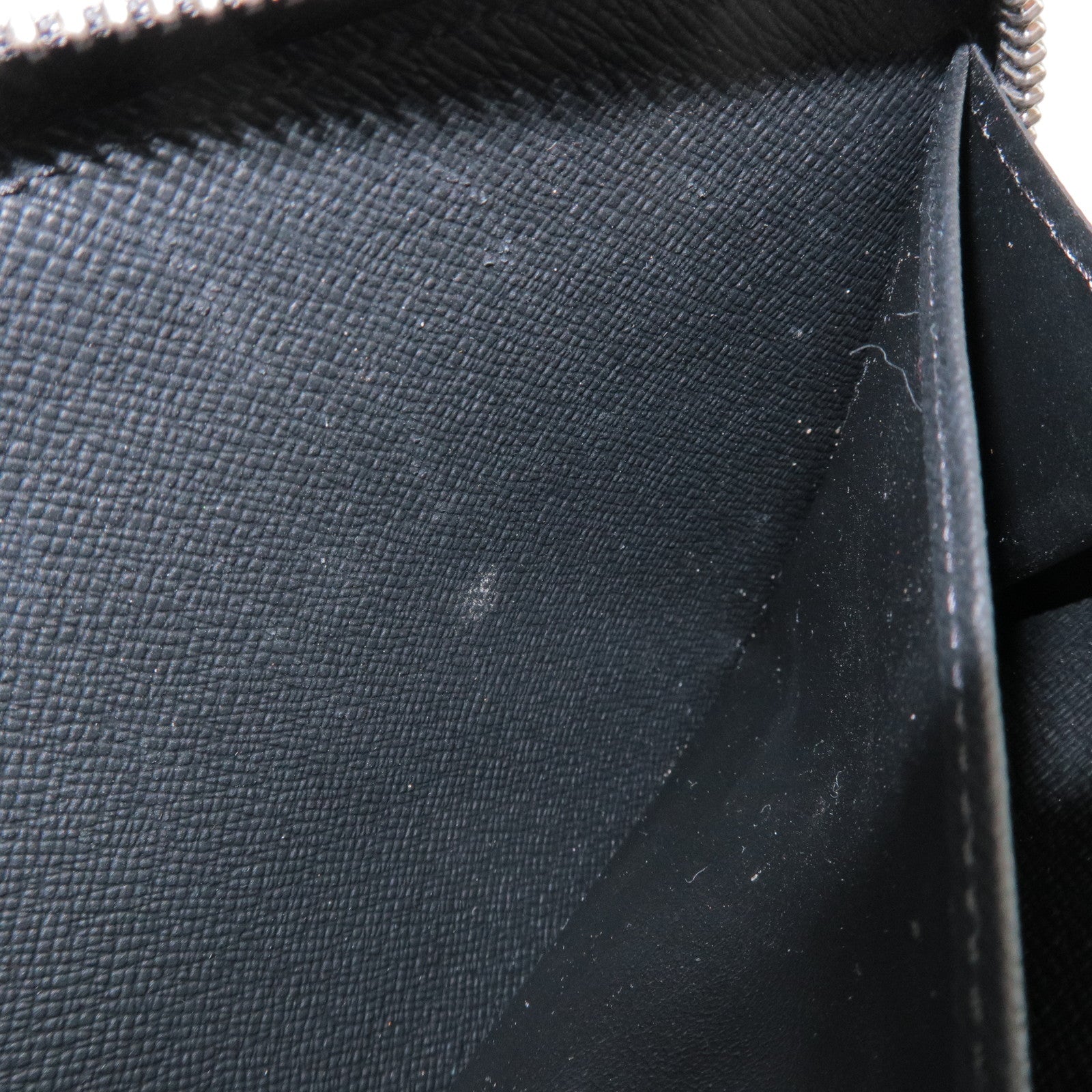 Louis Vuitton Taiga Zippy Organizer NM Long Wallet Noir M30056