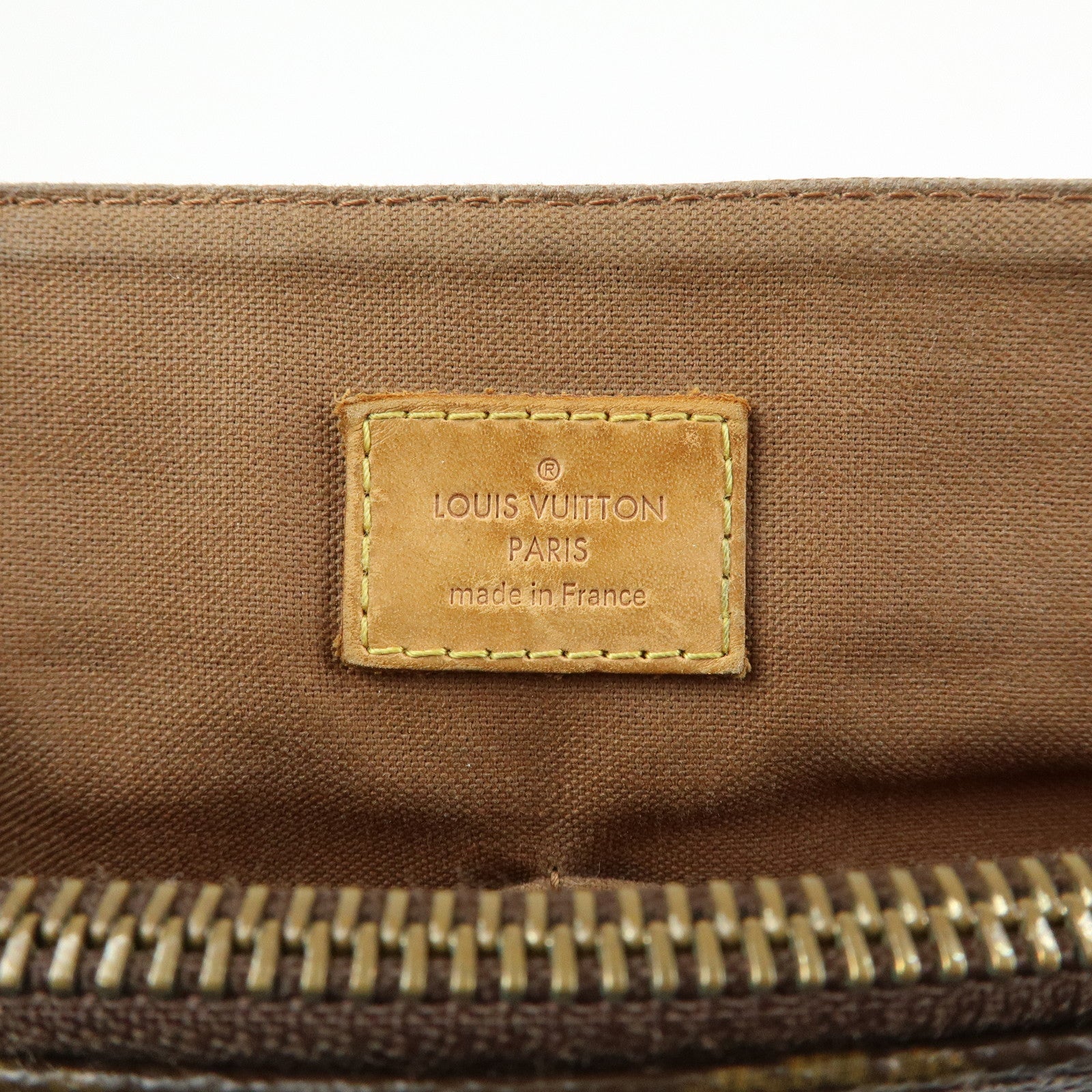 Louis Vuitton Monogram Messenger Beaubourg MM Canvas Bag M97038