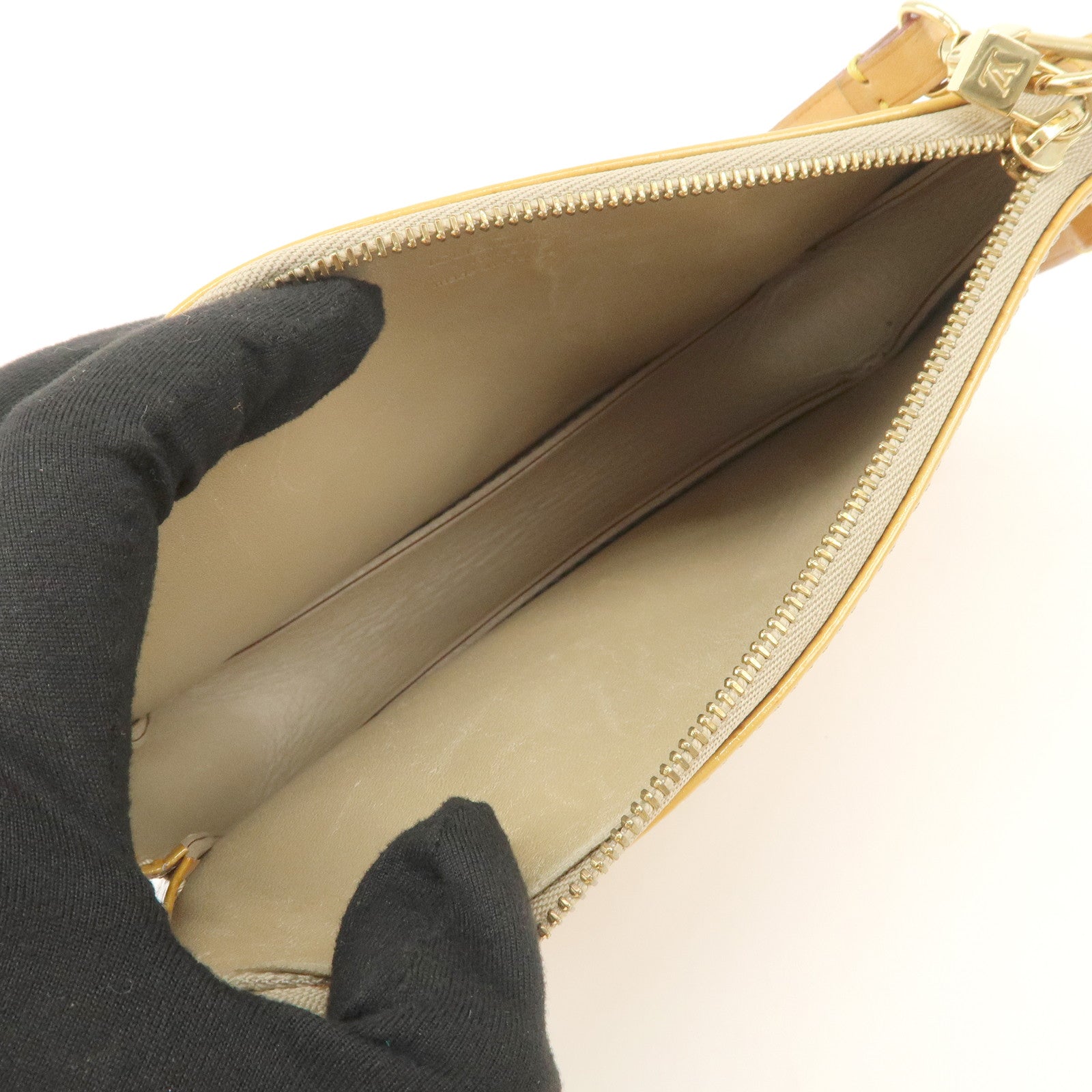 Louis Vuitton Monogram Vernis Lexington Accessoires Pouch M91010