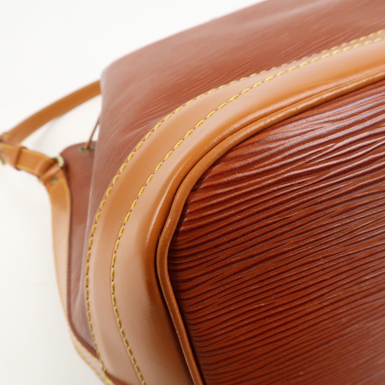 Louis Vuitton Epi Noe Leather Shoulder Bag Kenya Brown M44003