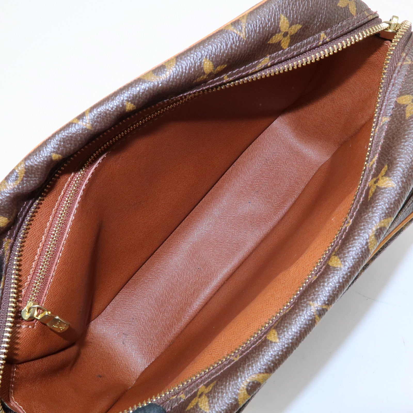 Louis Vuitton Monogram Nile Shoulder Bag Crossbody Bag M45244