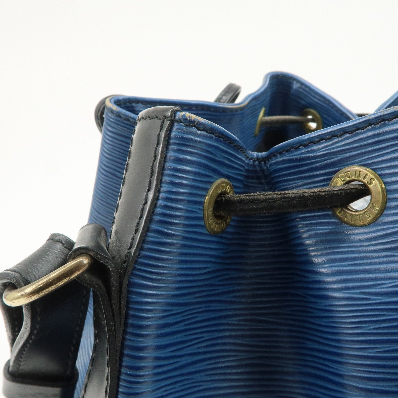 Louis Vuitton Epi Petit Noe Bi-color Shoulder Bag Noir Blue M44152