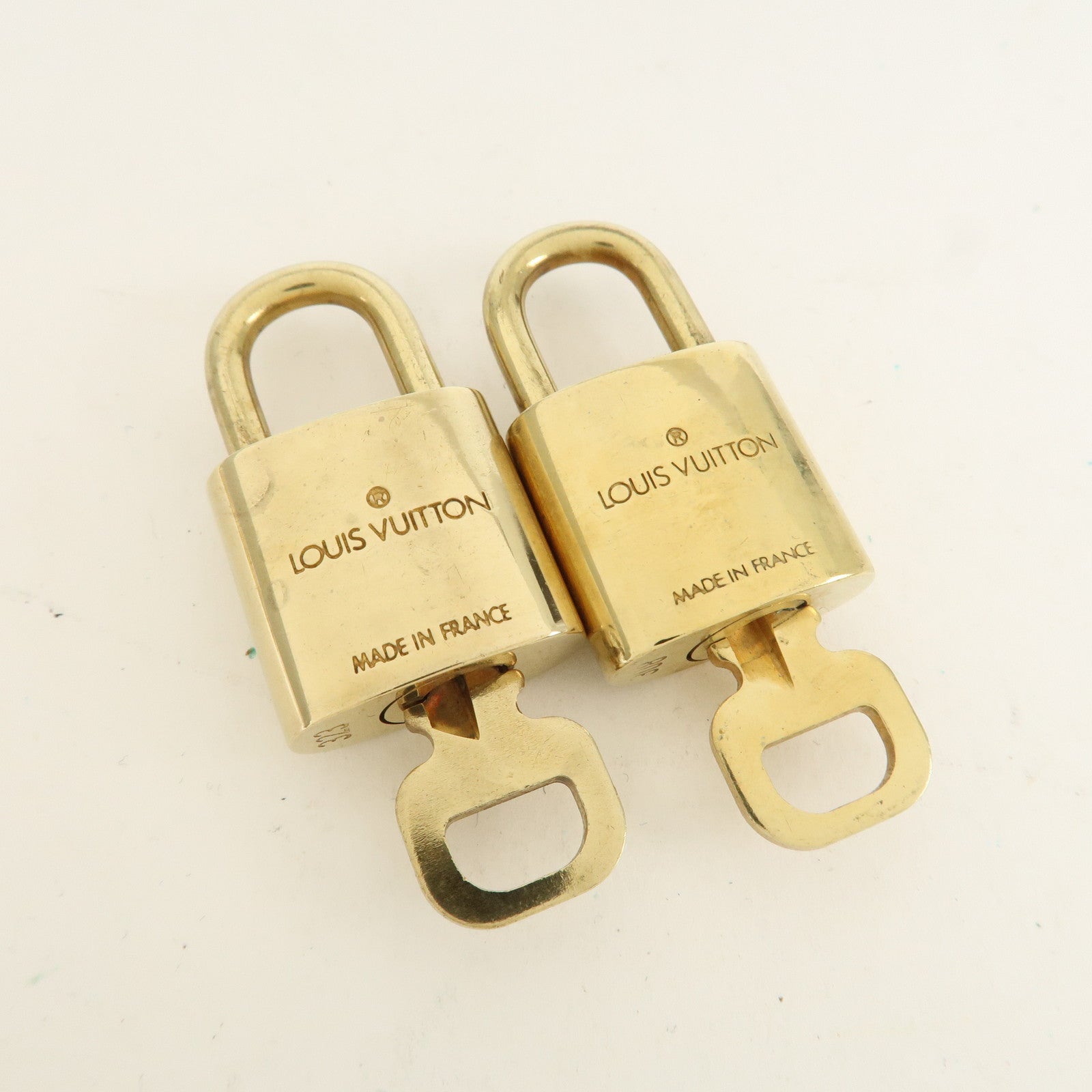 Louis Vuitton Set of 10 Lock & Key Cadena Key Lock Metal Gold Used