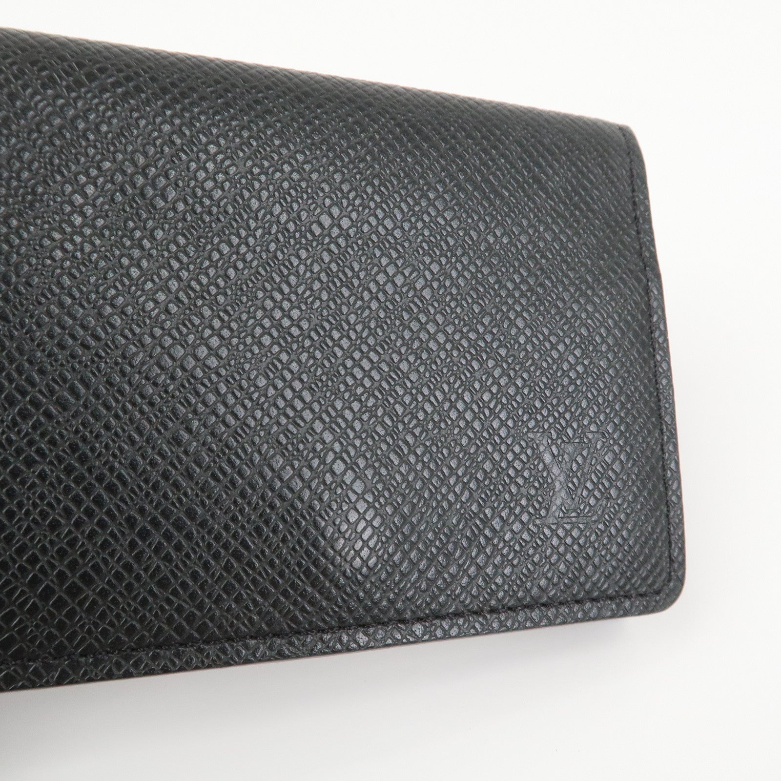 Louis Vuitton Taiga Envelope Carte de Visite NM Card Case M64595
