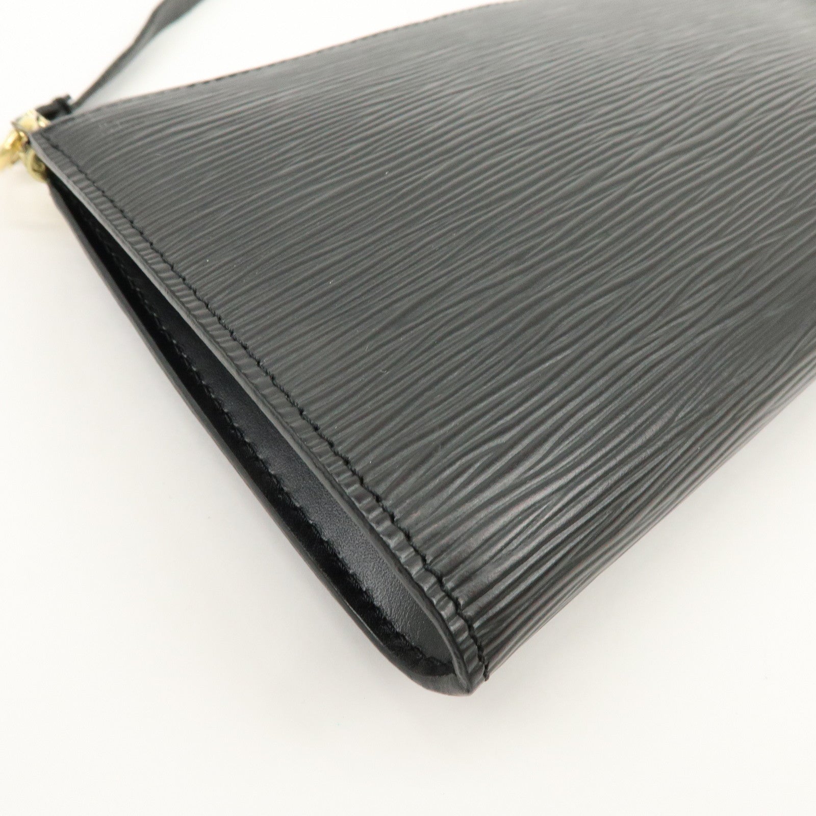 Louis Vuitton Epi Pochette Accessoires Clutch Bag Noir M52942