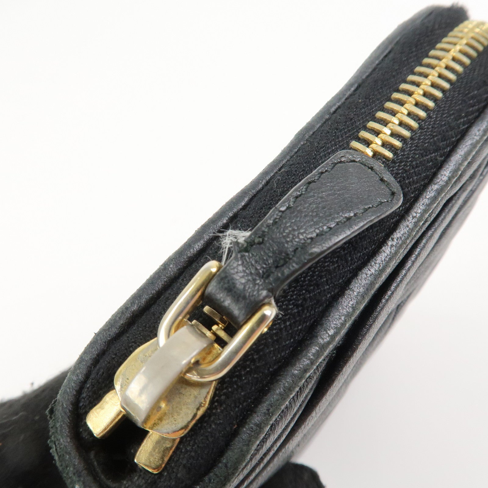MIU MIU Matelasse Nappa Leather Zippy Long Wallet Black