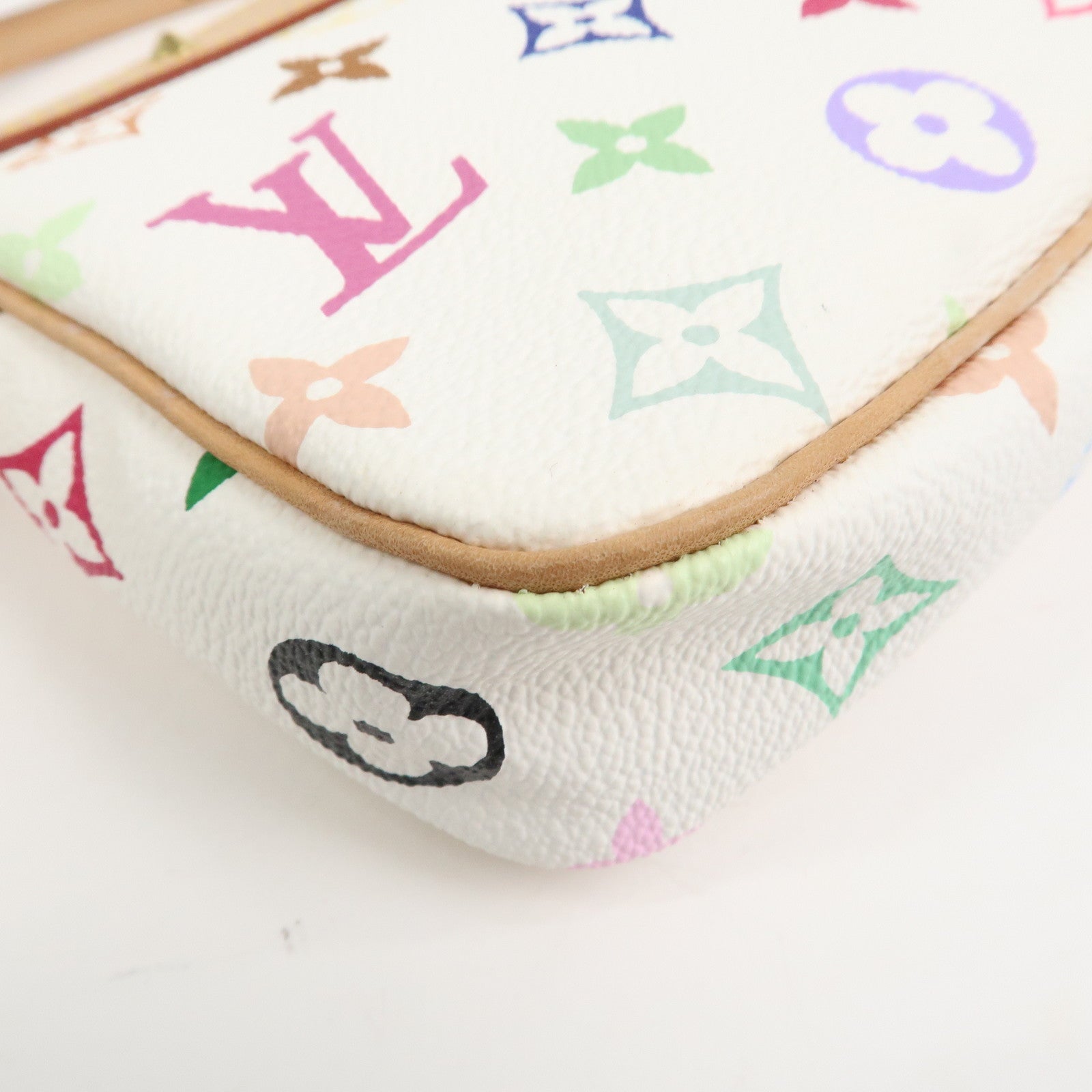 Louis Vuitton Monogram Multicolor Pochette Accessoires Blanc M92649