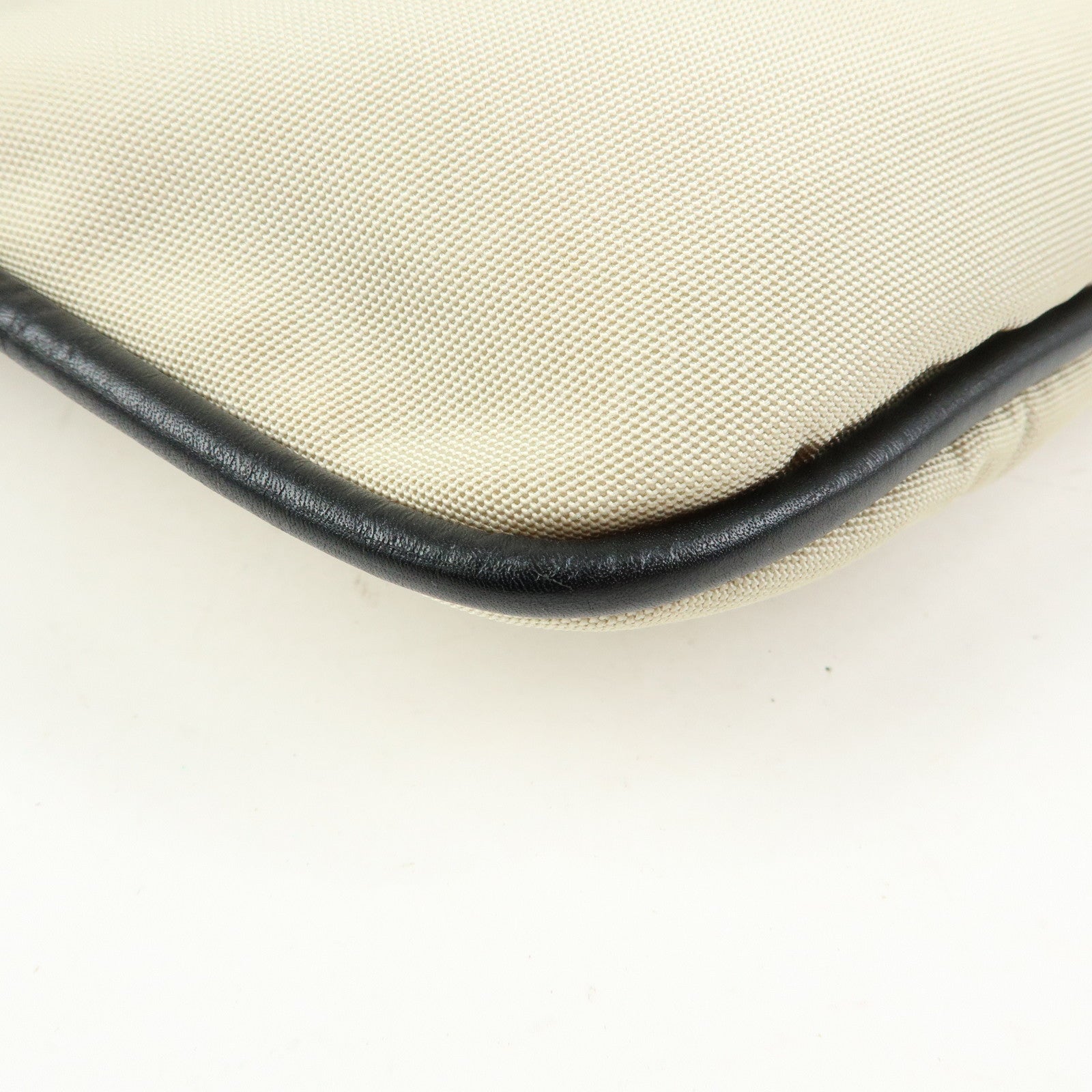 GUCCI Nylon Leather Drawstring Shoulder Bag Beige Black 001.4034
